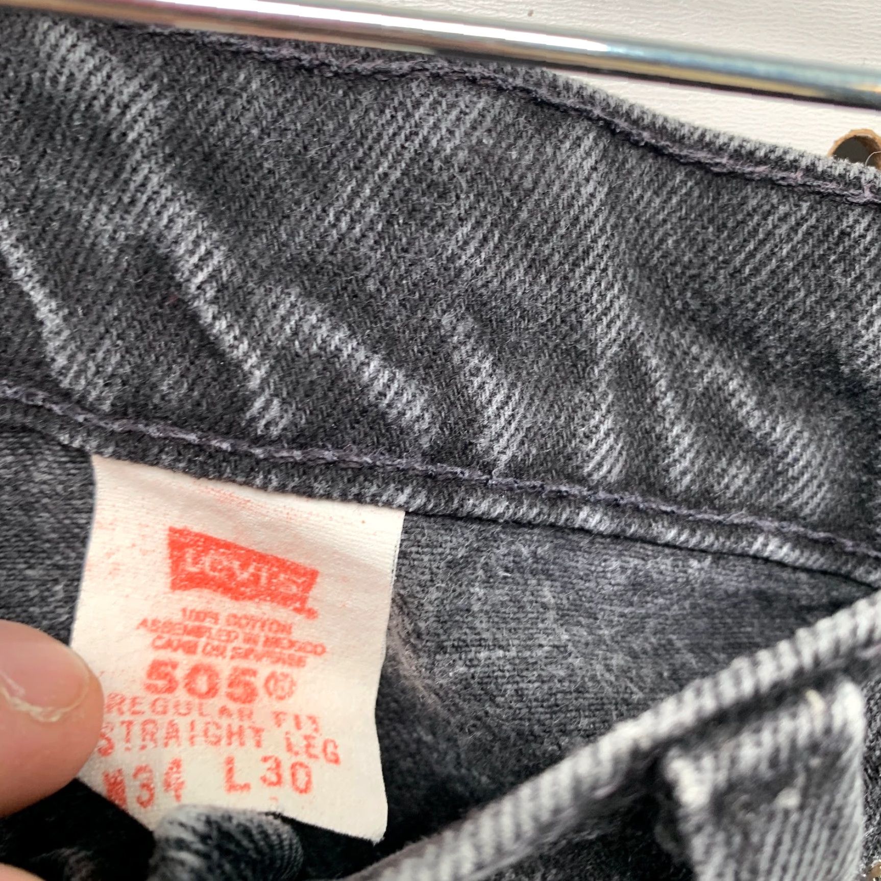 Levi's VINTAGE Levi's 505 Jeans 33x30 Black Denim 90s 5-Pocket Mens Regular Jeans 30 Inseam 34x30 Tag 90s Orange Tag Size US 33 - 3 Thumbnail