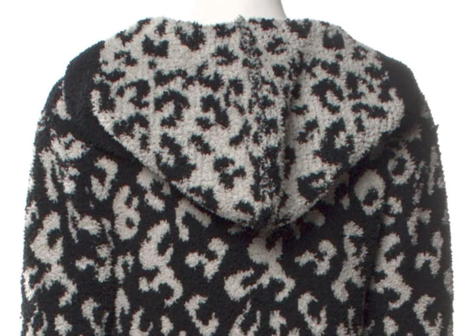 Ugg UGG Animal Print V-Neck Sweater Size: XS Size XS / US 0-2 / IT 36-38 - 4 Thumbnail