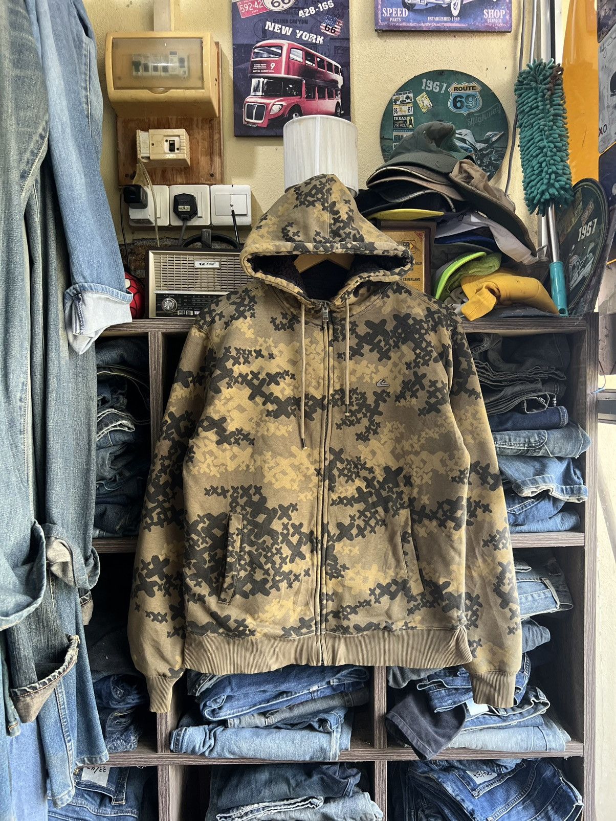 Quiksilver 🔥Quiksilver Camo Deep Pile Sherpa Zipper Hoodie Size US M / EU 48-50 / 2 - 1 Thumbnail