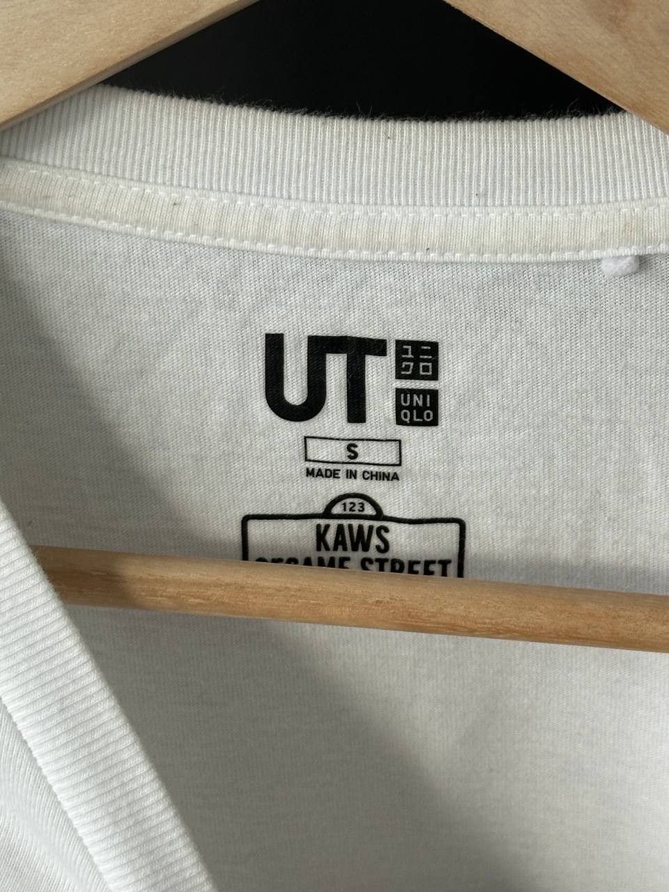 Uniqlo Kaws Uniqlo Sesame Street Companion Tee Size US S / EU 44-46 / 1 - 5 Thumbnail