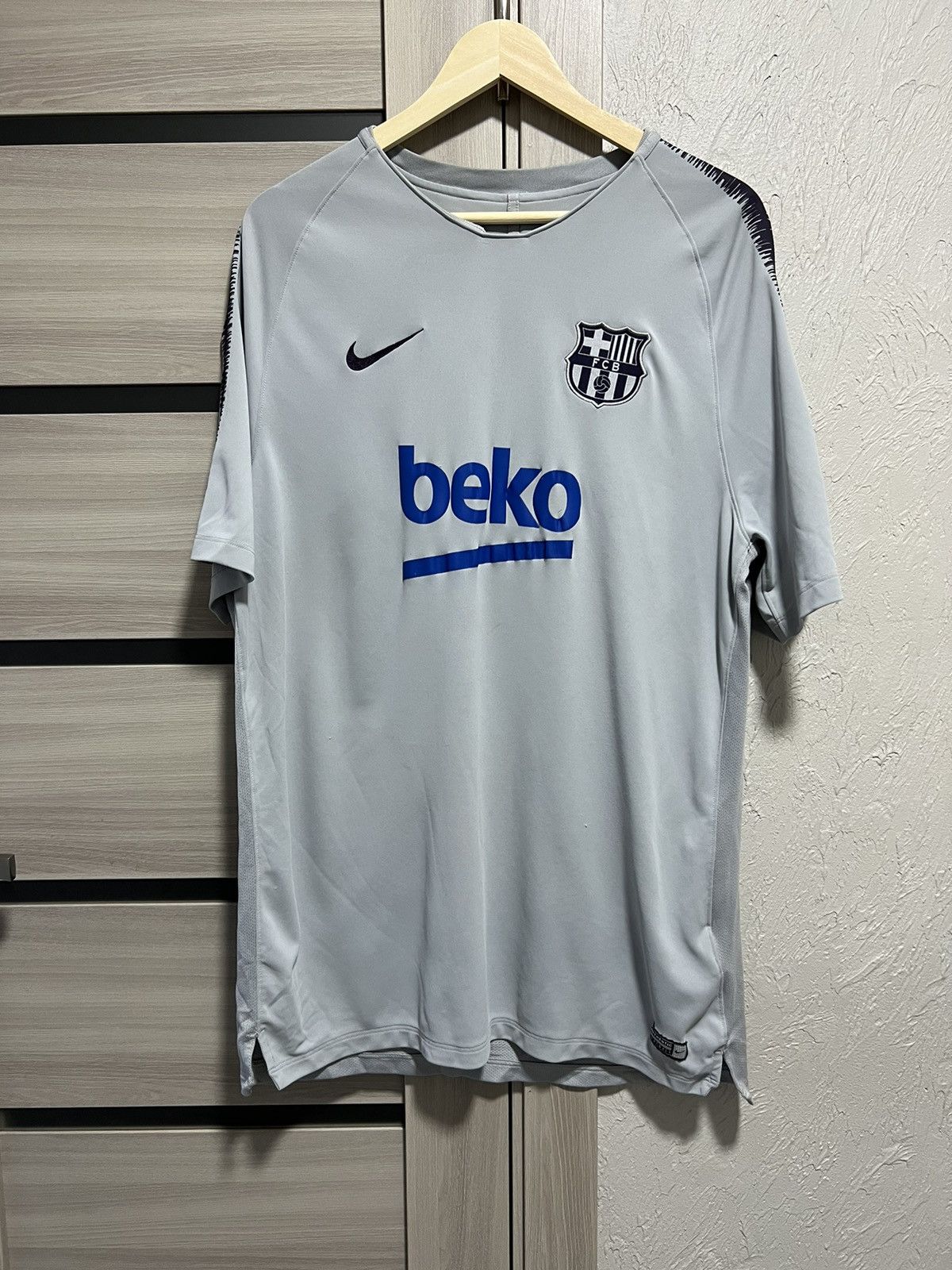 Vintage Nike FC Barcelona 2018 Breathe Football Training Top Size US M / EU 48-50 / 2 - 14 Thumbnail