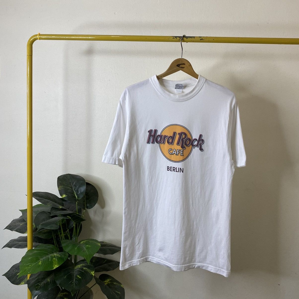 Hard Rock Cafe Vintage 90s Hard Rock Cafe Berlin T Shirt Size US M / EU 48-50 / 2 - 1 Thumbnail