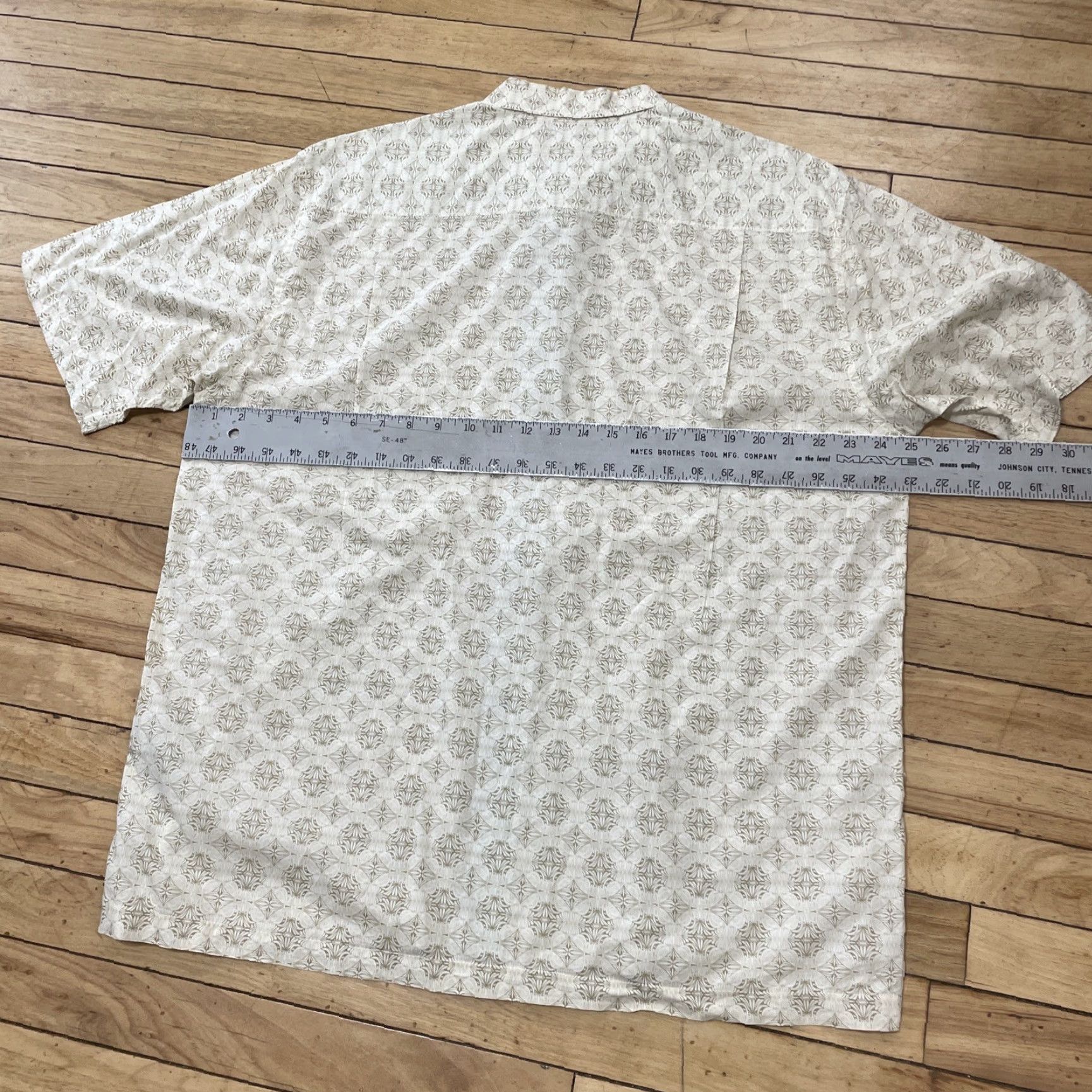 Quiksilver VINTAGE Quiksilver Shirt Men L Geometric Western 50" Tan Cream Button-Up Casual Short Sleeve Geometric Pattern Mens Size US L / EU 52-54 / 3 - 7 Thumbnail