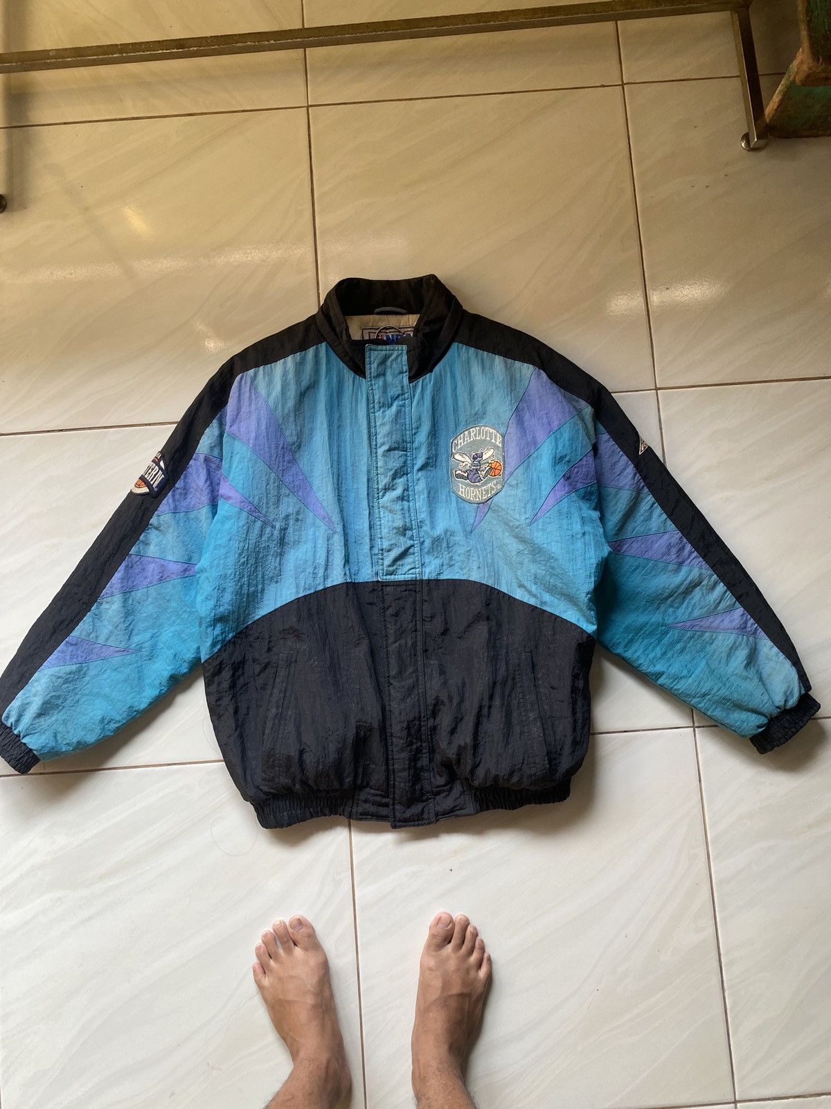 Chalk Line × Pro Player × Starter Vintage starter Charlotte Hornets Size US XL / EU 56 / 4 - 4 Thumbnail