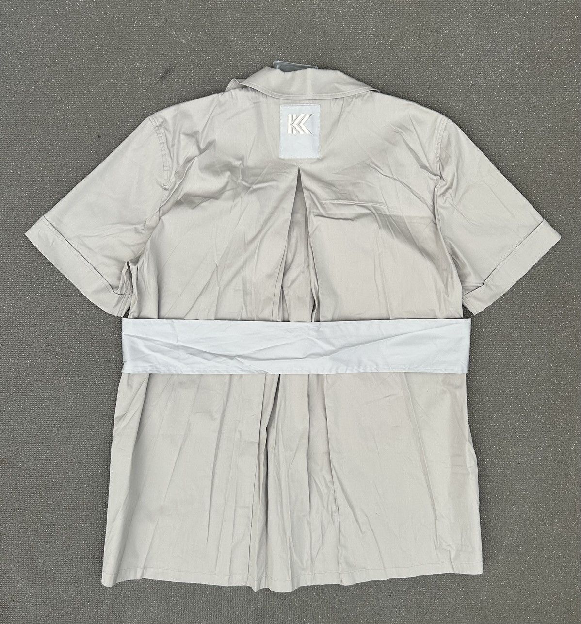 Kiko Kostadinov Kiko Kostadinov SS21 Stone Short Sleeve Hospital Shirt Size US M / EU 48-50 / 2 - 2 Thumbnail
