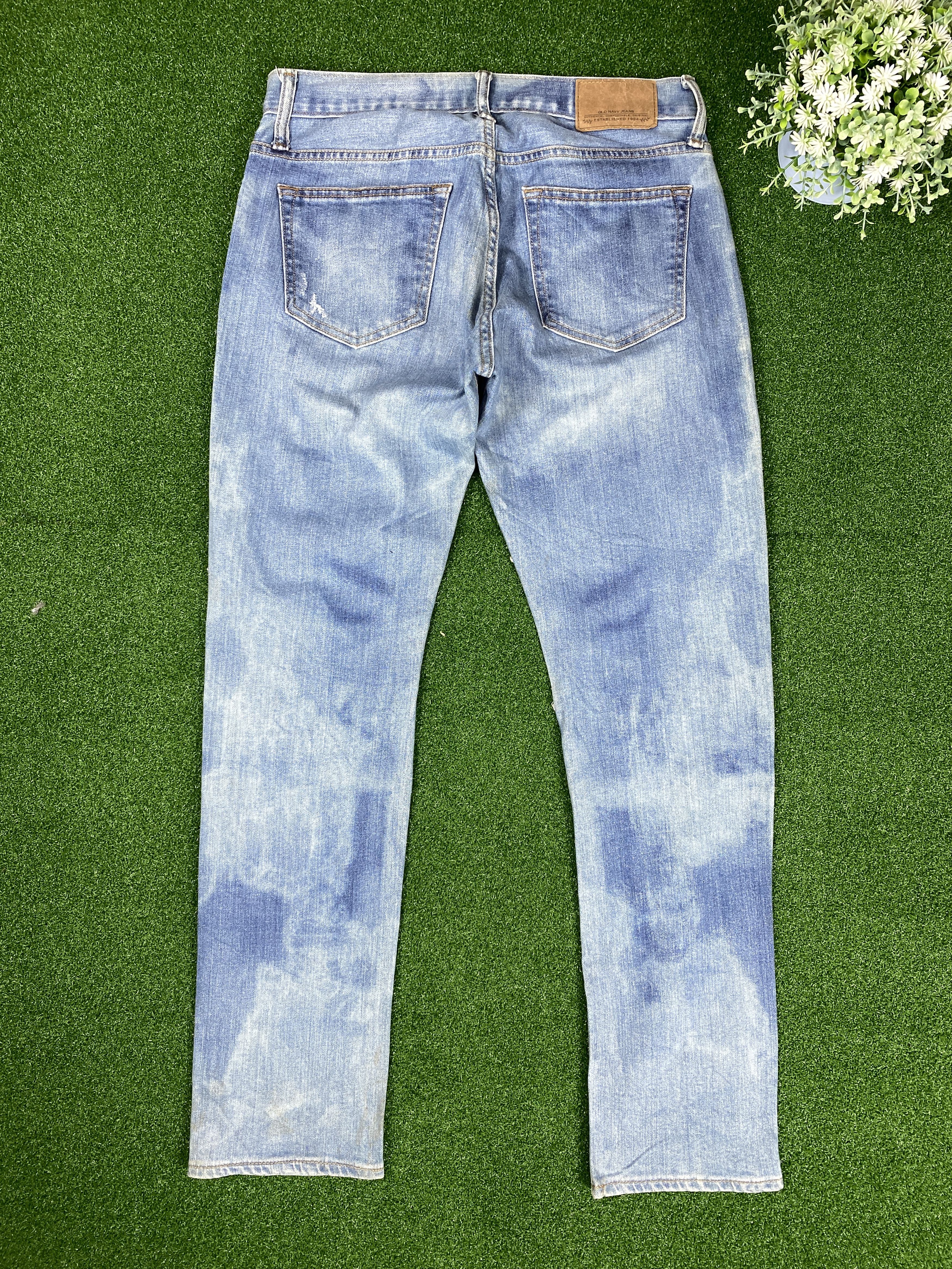 Old Navy Vintage Old Navy Distressed Mid Wash Jeans CP0037 Size US 31 - 7 Thumbnail
