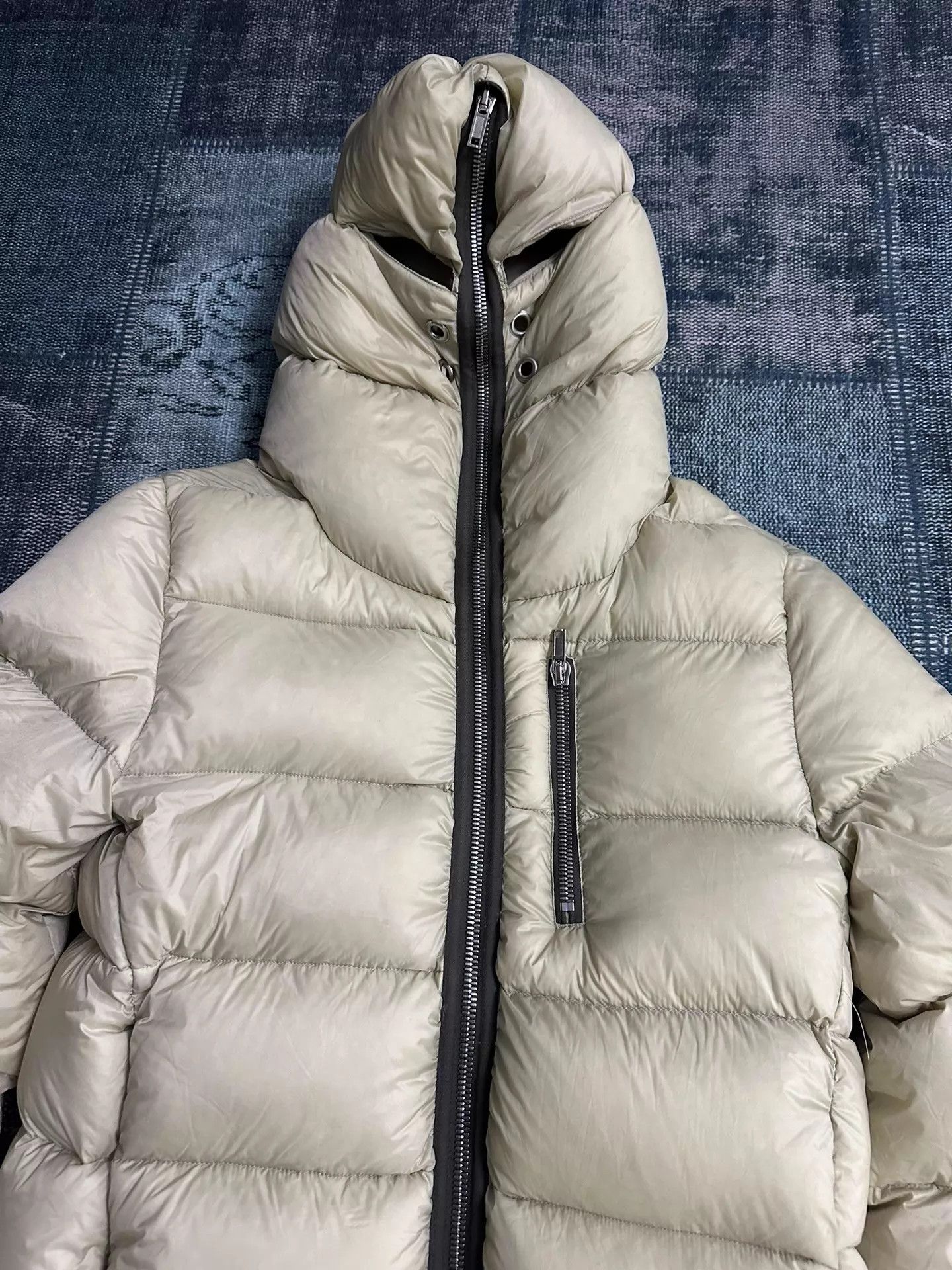 Rick Owens Rick Owens Beige Shark Down Jacket 38 Unisex Near Mint Size XS / US 0-2 / IT 36-38 - 2 Thumbnail