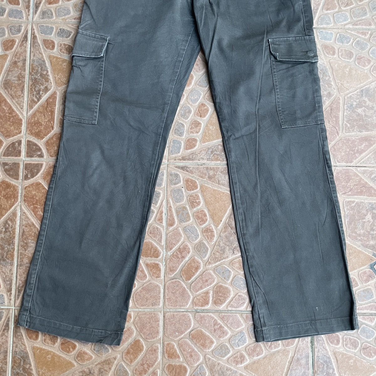 Calvin Klein Vintage Calvin Klein Jeans Buckle Tactical Cargo Pants Size US 32 / EU 48 - 4 Thumbnail