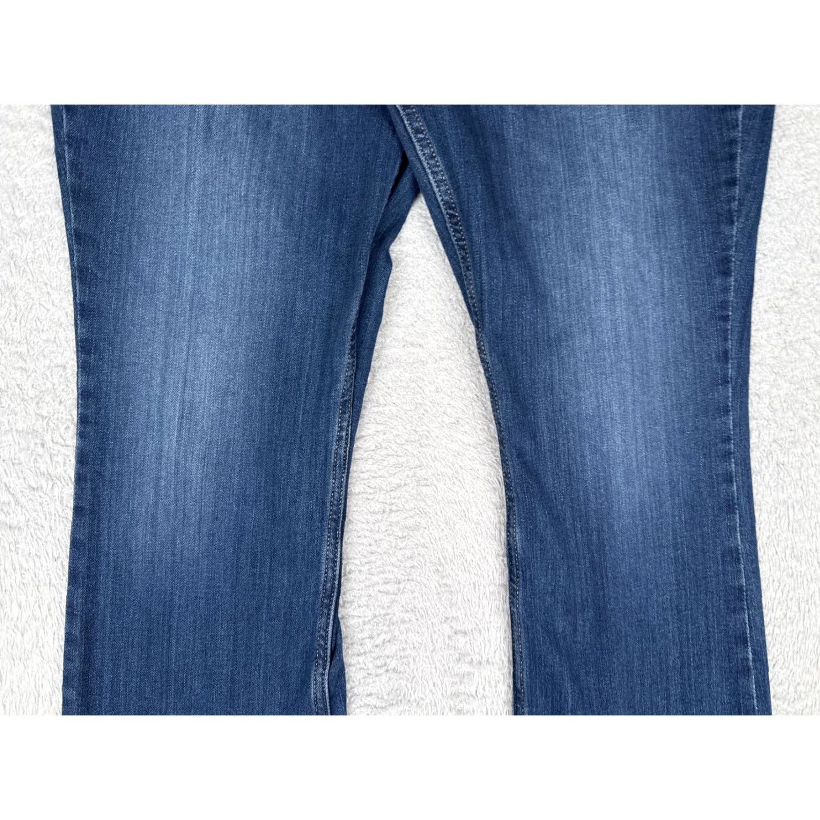 Lee Lee Jeans Womens Bootcut Jeans 12 Blue Mid Rise Stretch Denim 5-Pocket Solid Medium Wash Casual Fit Mens? Size 34" / US 12 / IT 48 - 3 Thumbnail