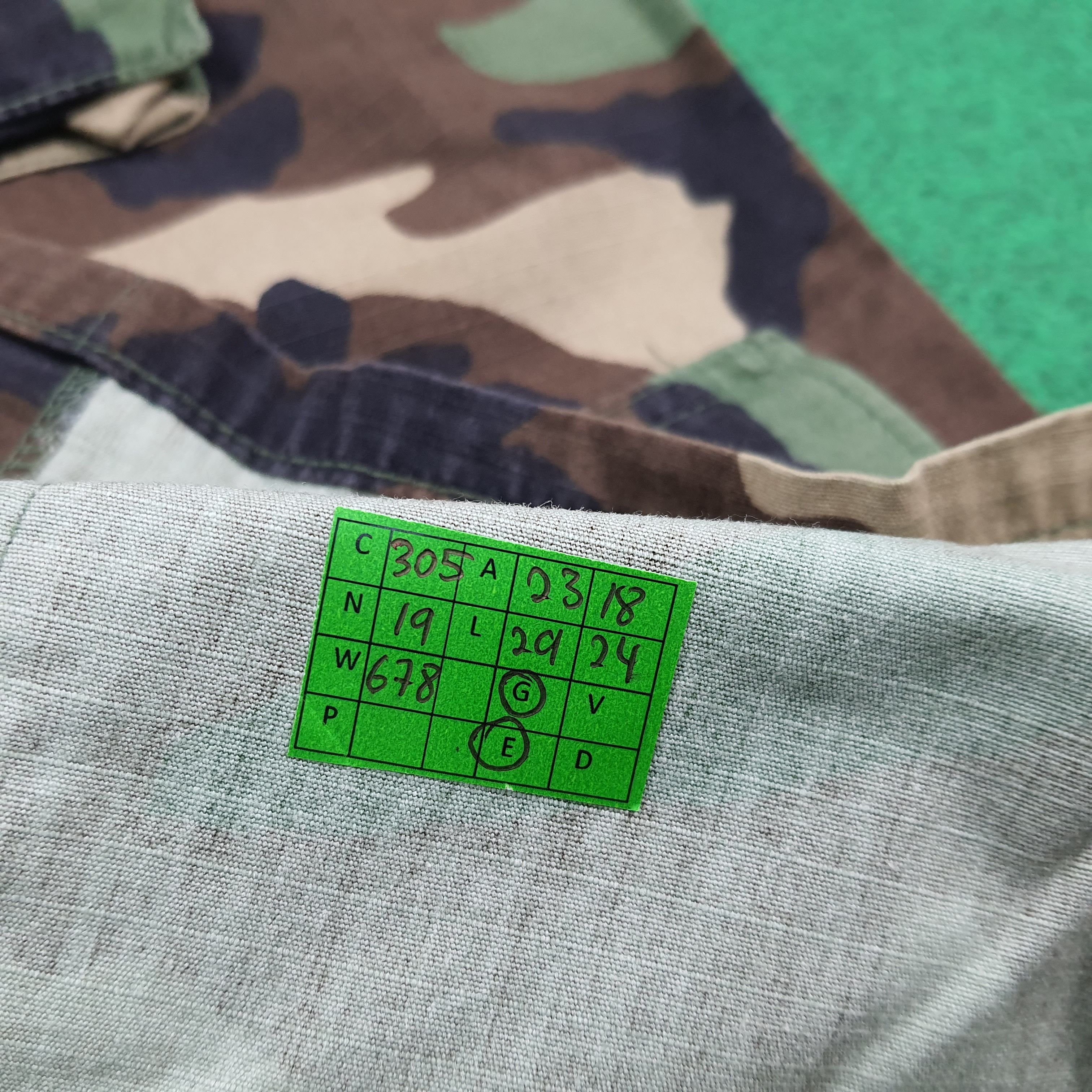 Vintage Vintage U.S Army Woodland Camouflage Camo Jacket C305N19 Size US L / EU 52-54 / 3 - 7 Thumbnail