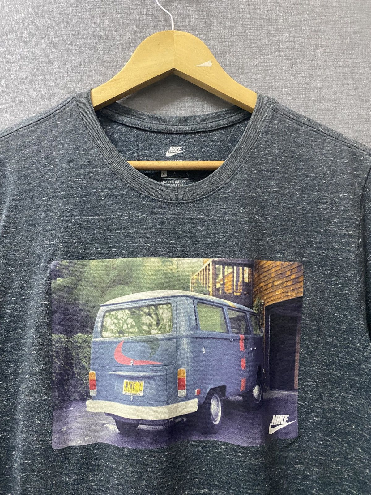 Nike Nike Graphic Design Logo tee Size US L / EU 52-54 / 3 - 1 Thumbnail