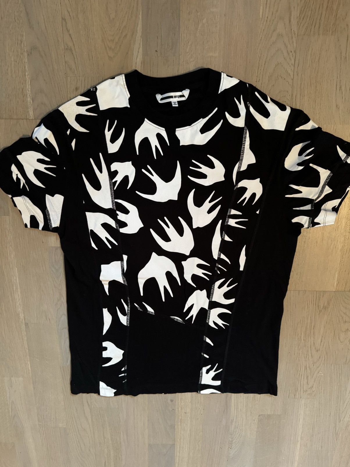 Alexander McQueen ALEXANDER MCQUEEN tshirt SEE sizes IN PHOTOS BY TAPE MEASURE Size US S / EU 44-46 / 1 - 3 Thumbnail