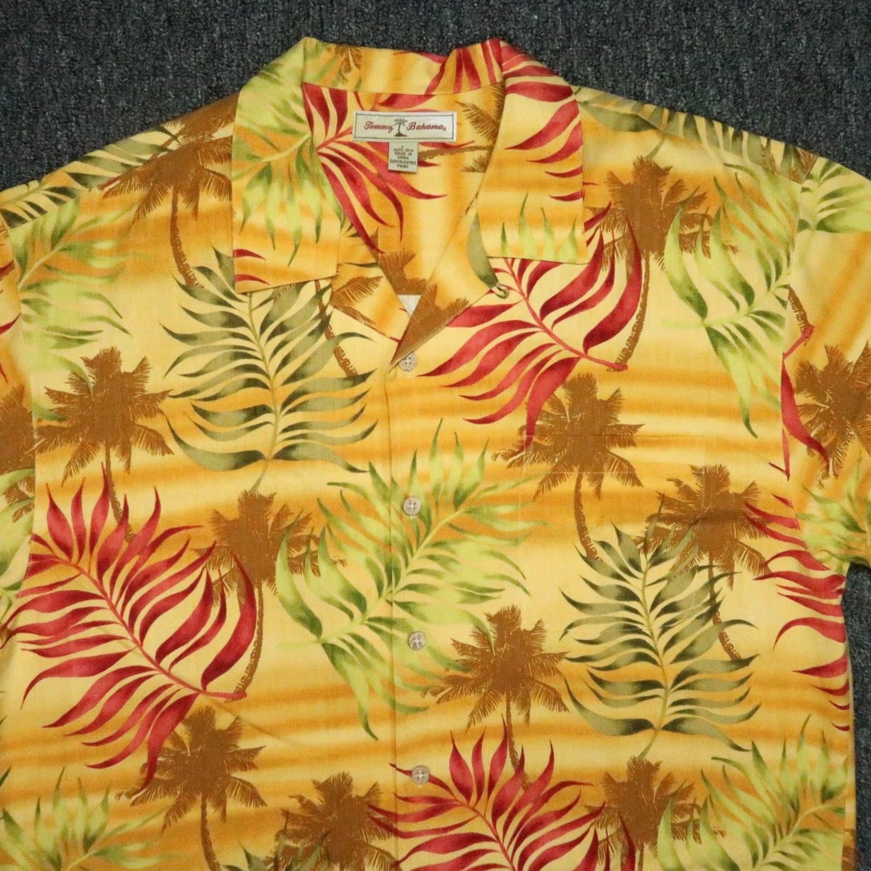 Tommy Bahama Tommy Bahama Shirt Men L Yellow Silk Floral Short Sleeve Button-Up Casual Navy? Size US L / EU 52-54 / 3 - 2 Thumbnail