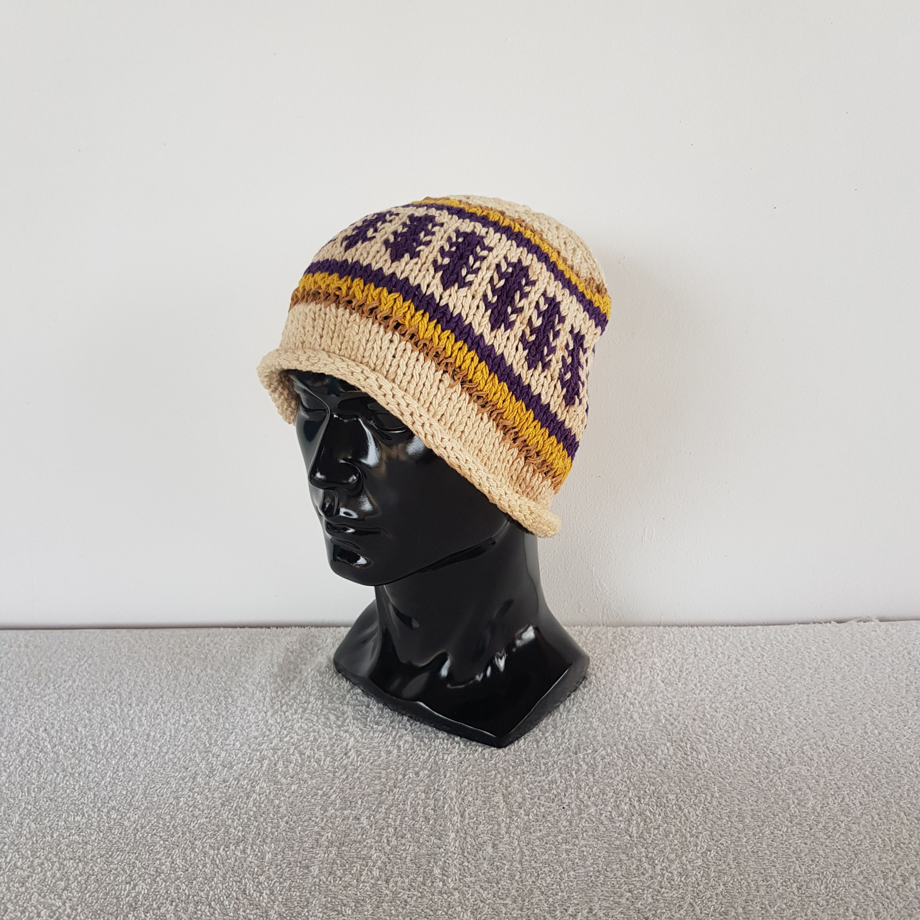 Japanese Brand Vintage Navajo Aztec Beanie Psychedelic Snow Caps Hats Size ONE SIZE - 1 Thumbnail