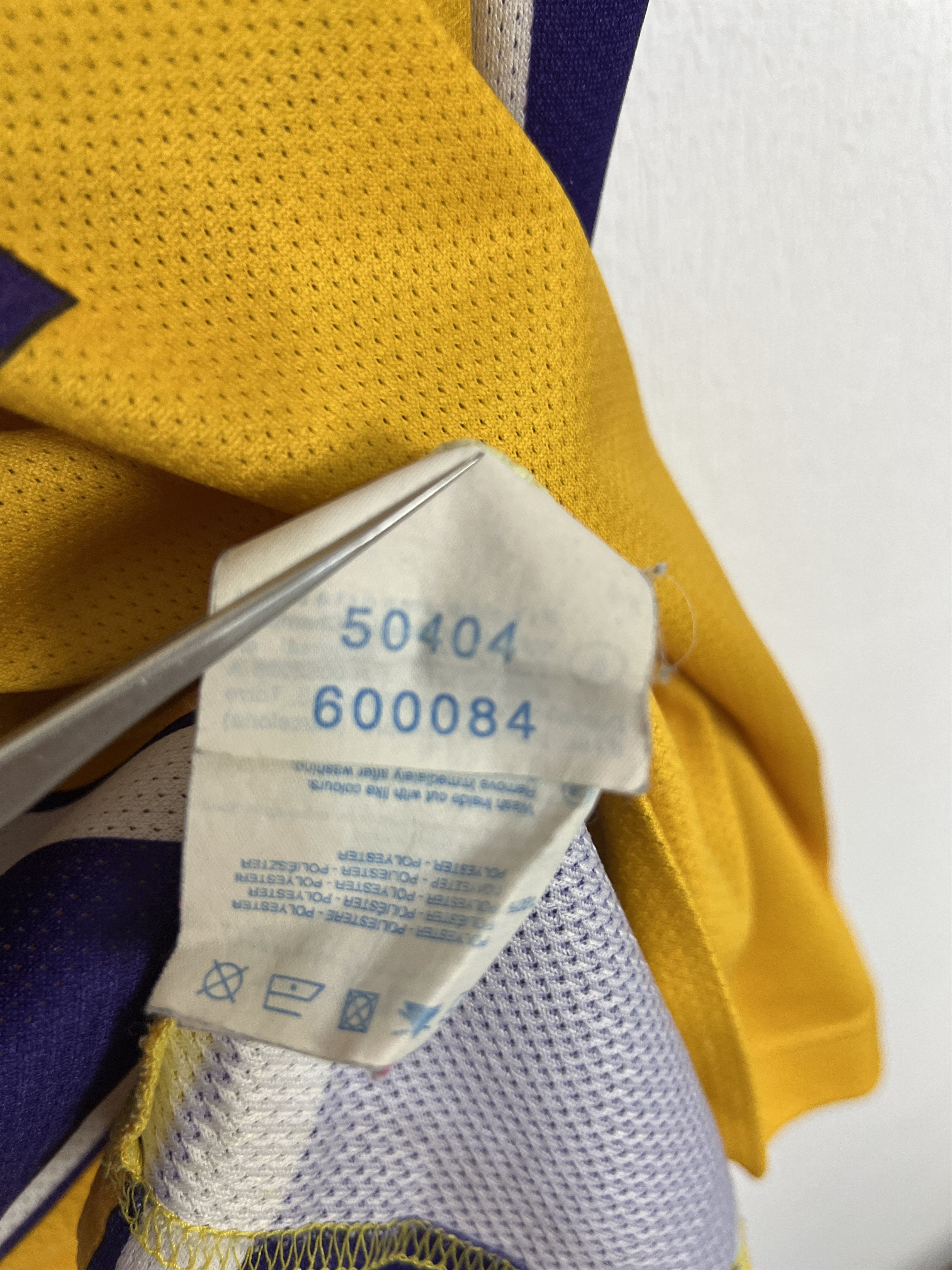 Champion Vintage 90's Champion Los Angeles Lakers #24 Bryant Jersey Size US L / EU 52-54 / 3 - 15 Thumbnail
