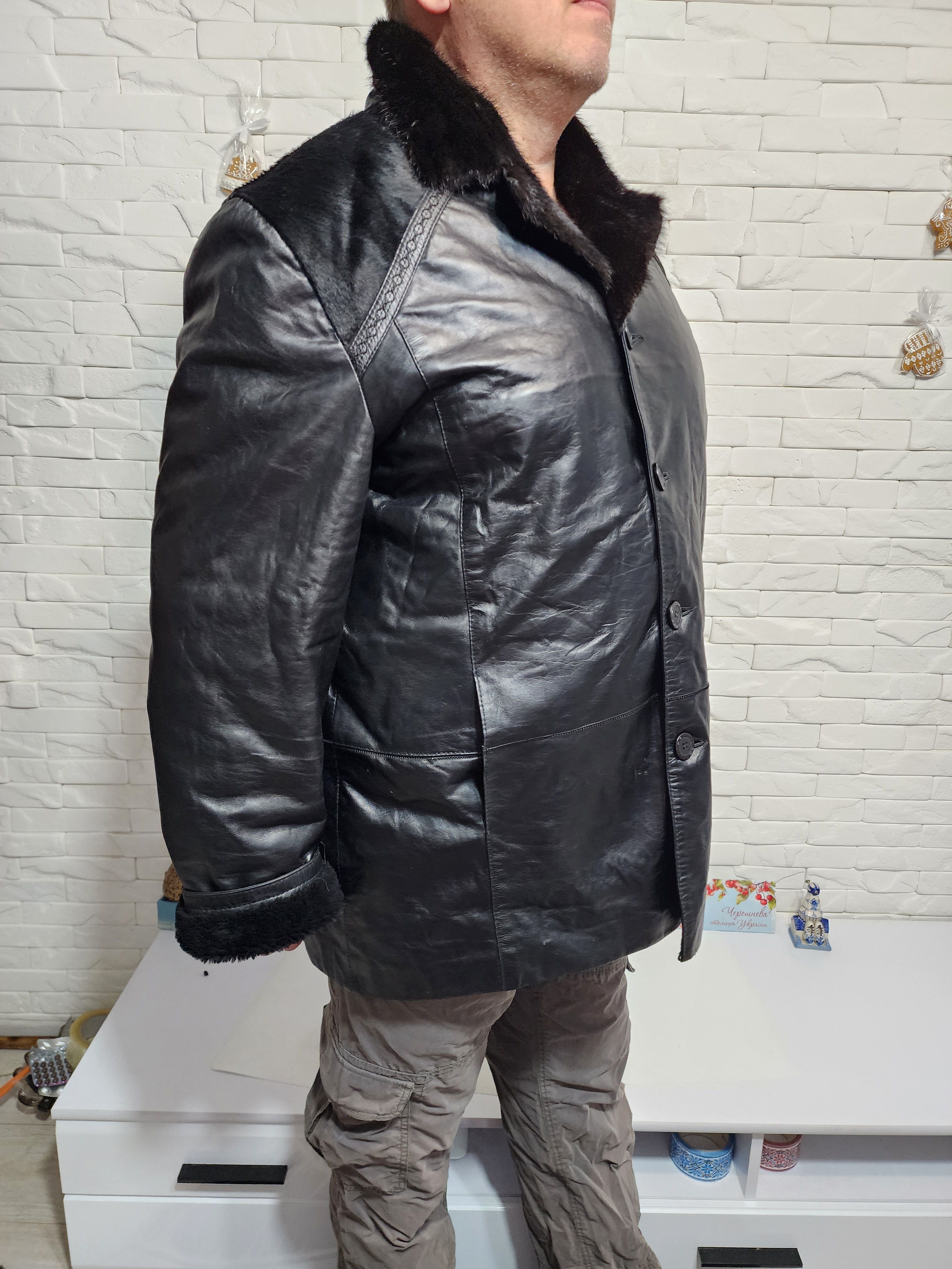 Uniqlo Men's Black Sheepskin Coat: Button-Up Genuine Fur. Size 3X Size US XL / EU 56 / 4 - 3 Thumbnail