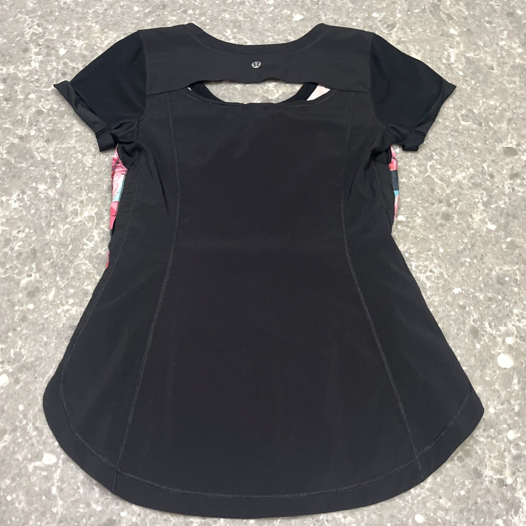 Lululemon Lululemon Lightened Up Short Sleeve Shirt Secret Garden Floral Open Back Sz S Women Multicolor Activewear Casual Garden 90s? Size S / US 4 / IT 40 - 4 Thumbnail