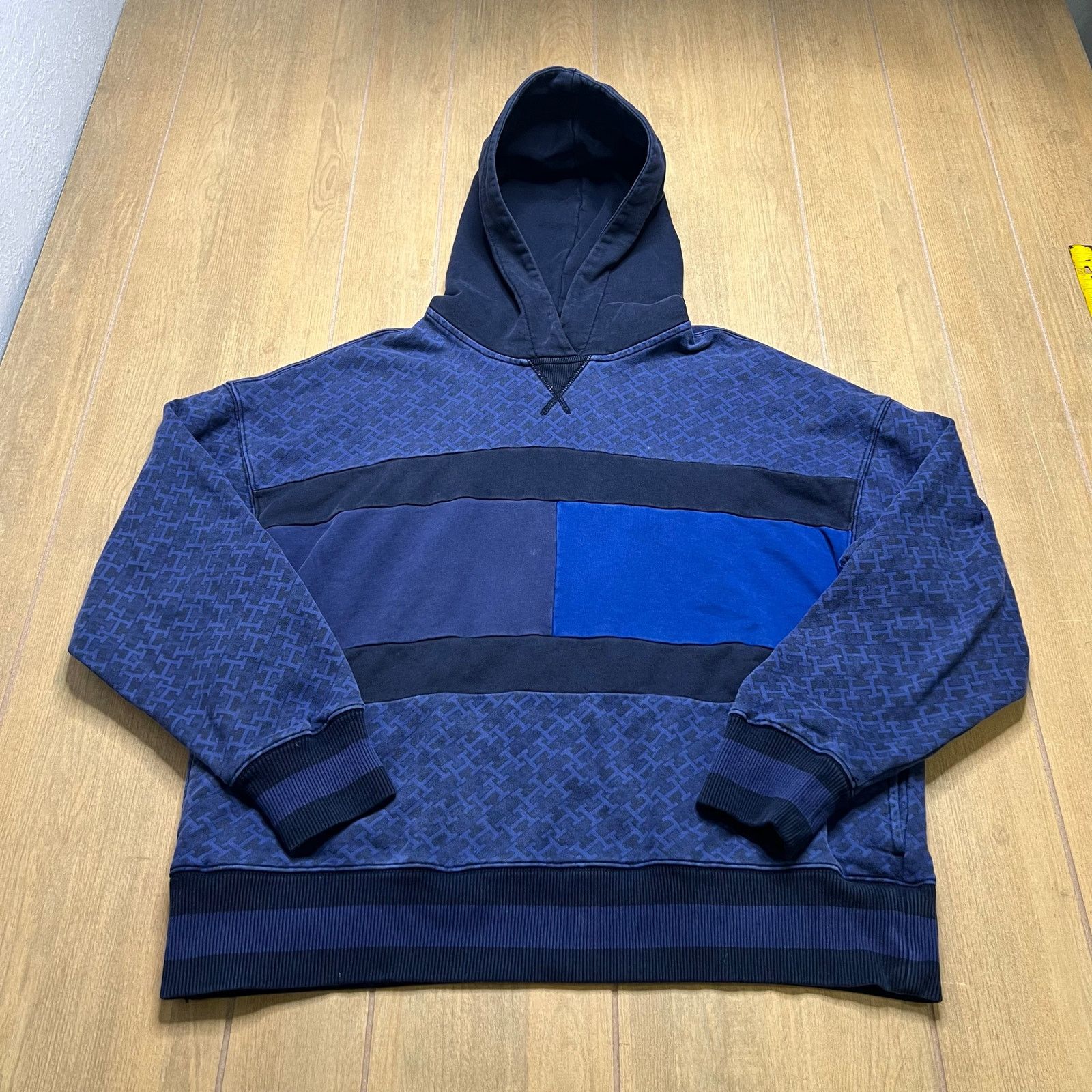 Tommy Hilfiger TOMMY HILFIGER TOMMY X ANTHONY RAMOS MONOGRAM HOODIE Sz M Size US M / EU 48-50 / 2 - 2 Thumbnail