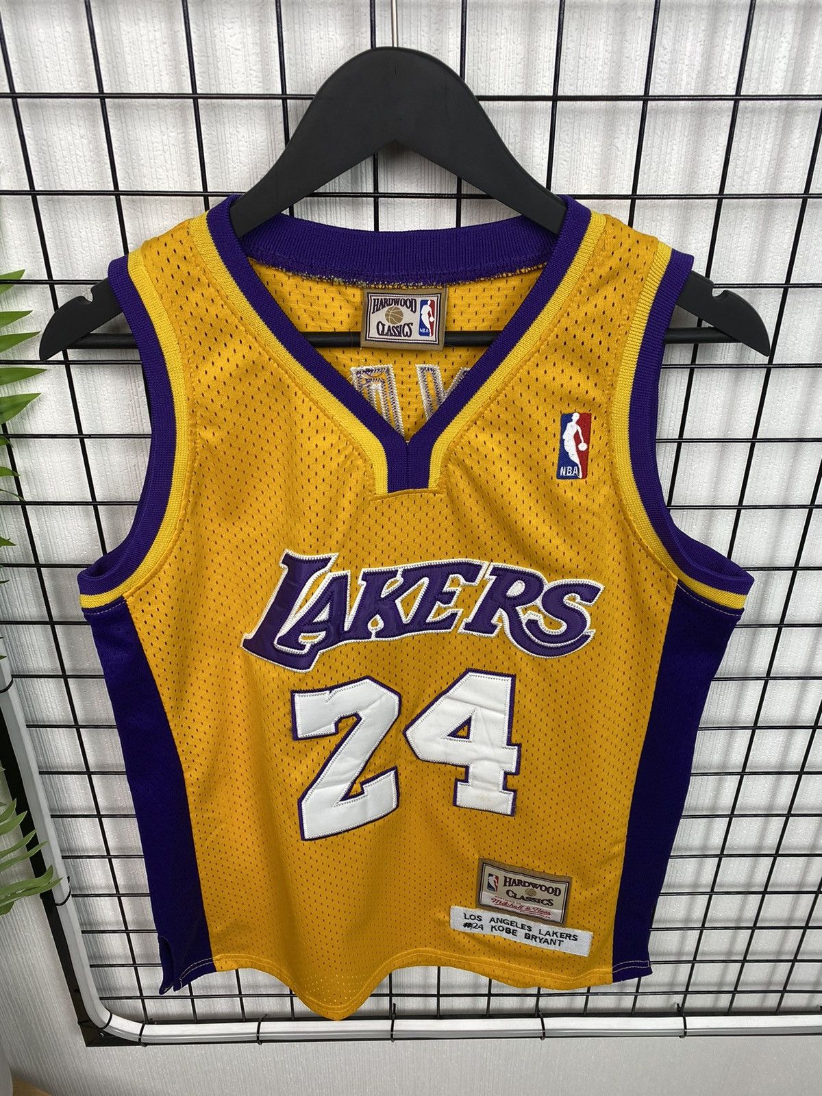 Mitchell & Ness × NBA Lakers #24 Kobe Bryant Jersey S Hardwood Classic Yellow LA Size US S / EU 44-46 / 1 - 3 Thumbnail