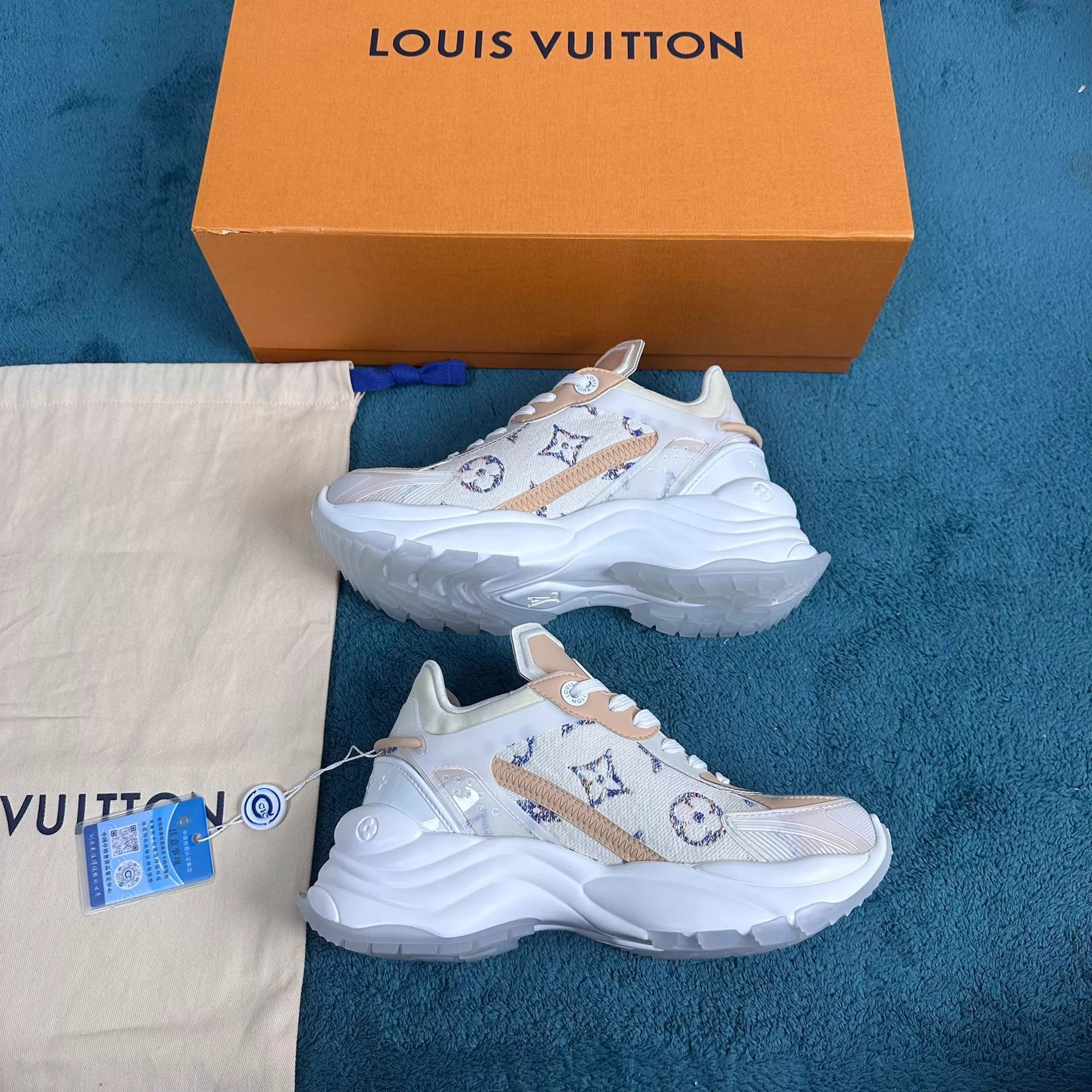 Louis Vuitton LV Run55 Tweed Low-Top Sneakers Beige Size 35 Size US 4.5 / IT 34.5 - 3 Thumbnail