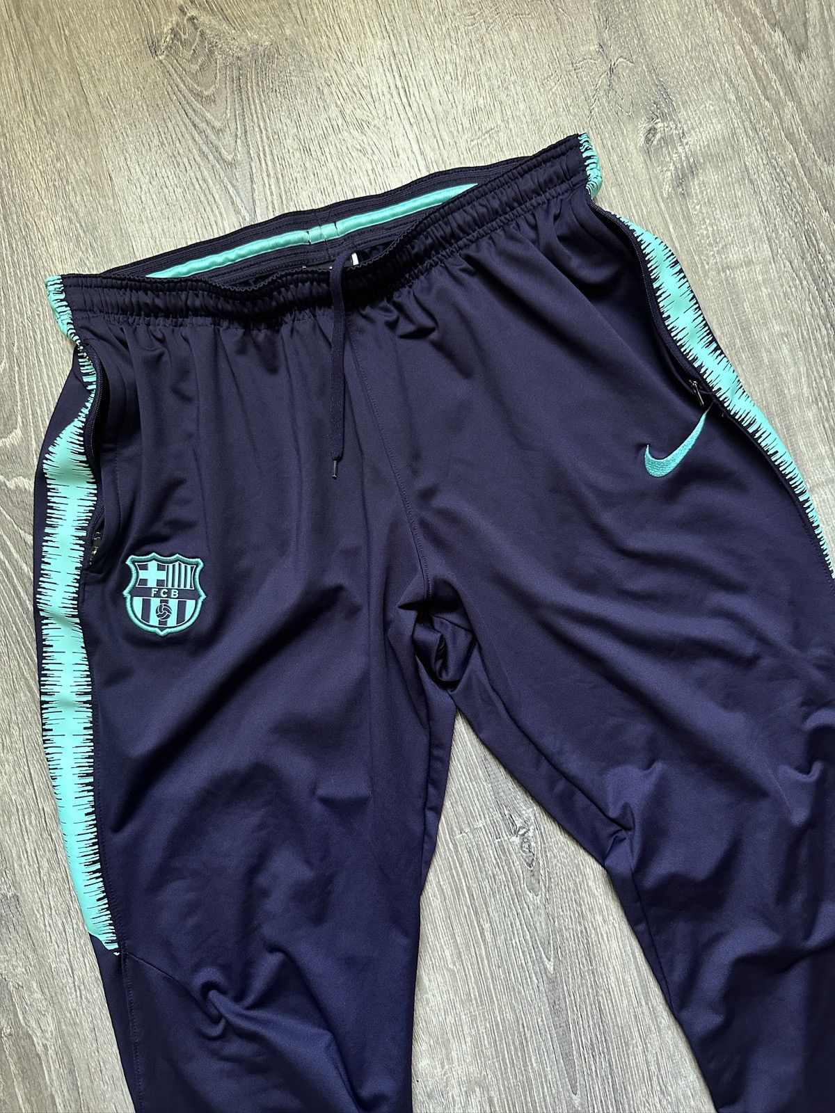 Nike Vintage FC Barcelona Training Joggers Size US 36 / EU 52 - 2 Thumbnail