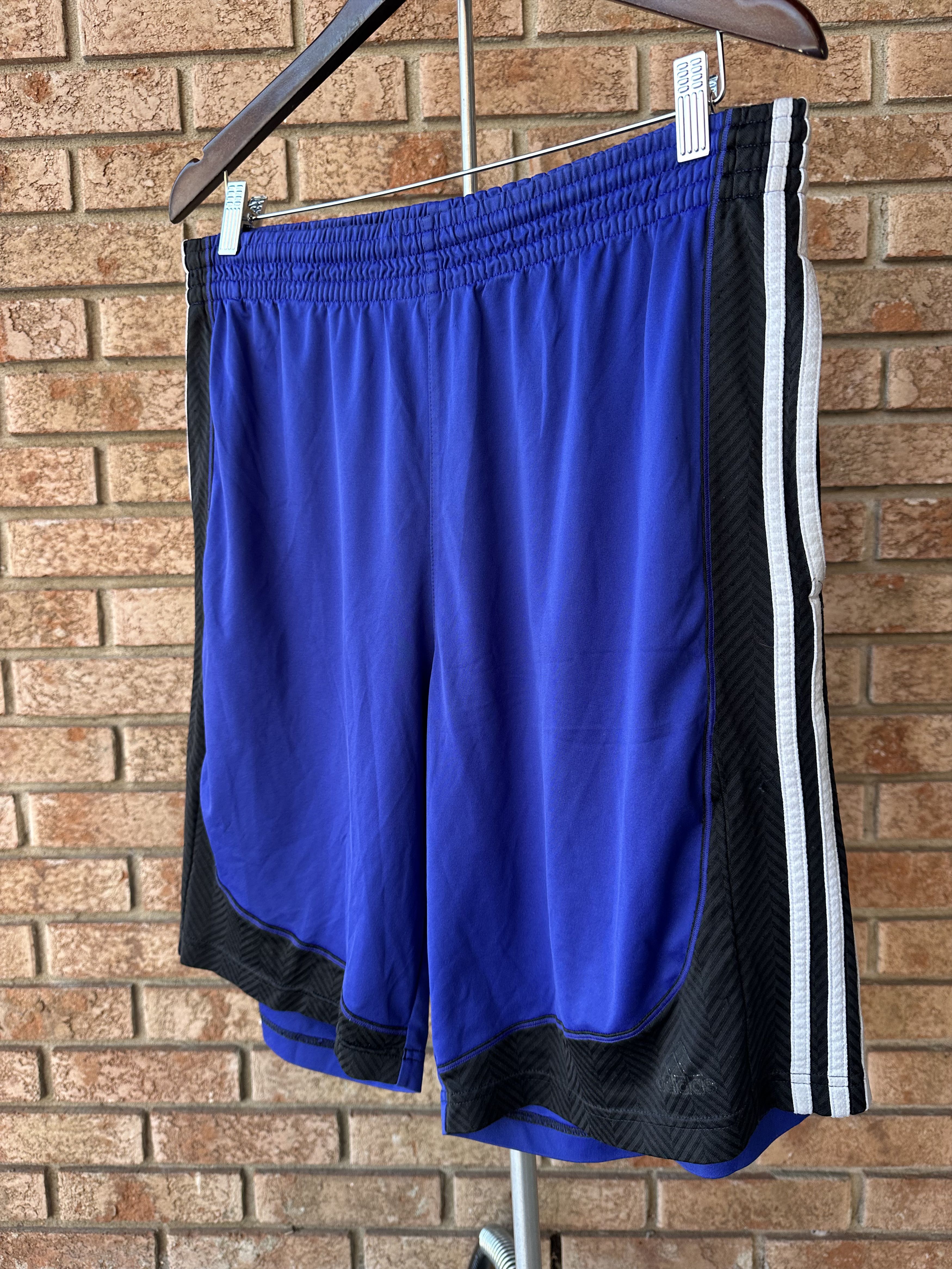 Adidas 2000's Basketball Shorts Size US 32 / EU 48 - 1 Thumbnail