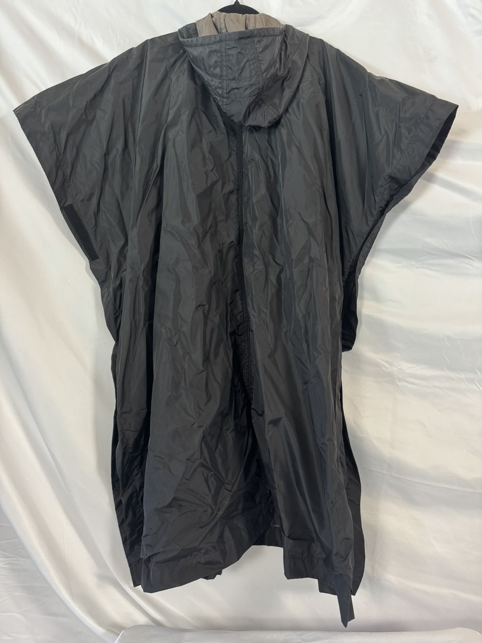 Comme des Garcons Comme des Garçons SHIRT Hooded Poncho Raincoat- W1990 Size S / US 4 / IT 40 - 2 Thumbnail