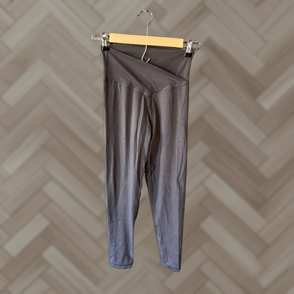 Vintage Offline By Aerie Womens Leggings Cropped Athletic Gray Medium Size 32" / US 10 / IT 46 - 1 Thumbnail