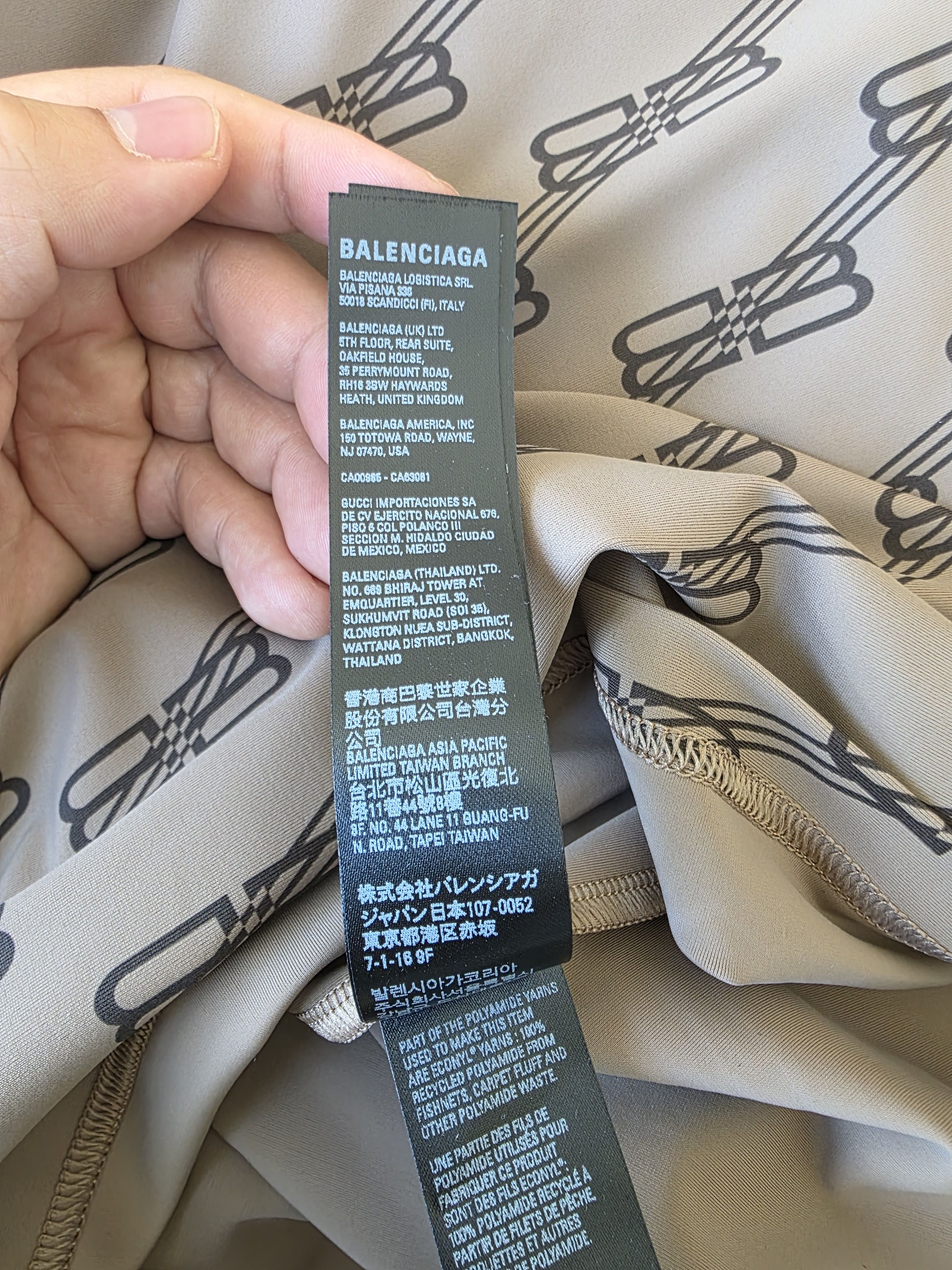 Balenciaga Balenciaga Monogram Swimwear Shirt XS (Fits L) Size US XS / EU 42 / 0 - 3 Thumbnail