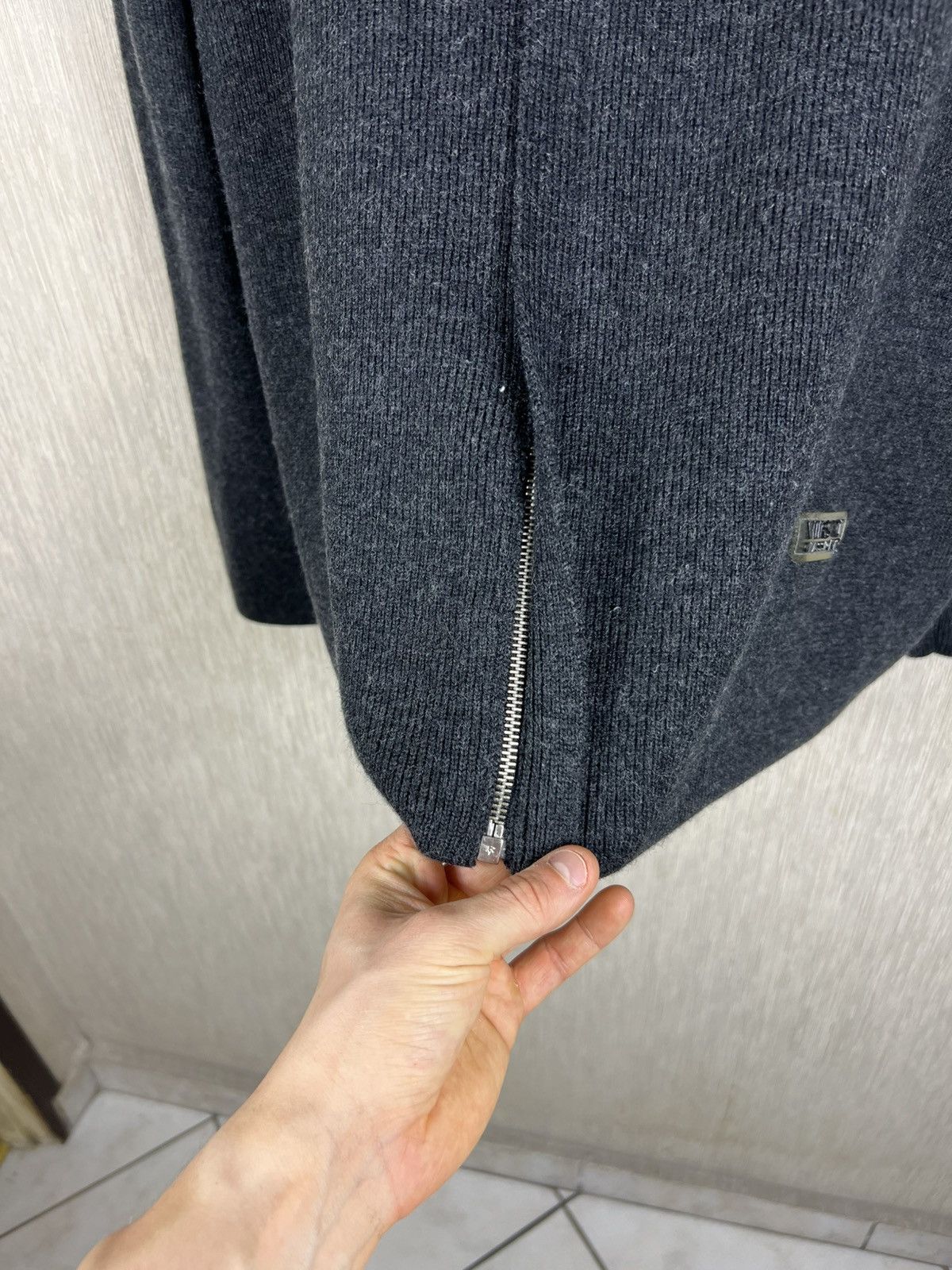 Versace Vintage Versace classic v2 asymmetric zip wool knit sweater Size US L / EU 52-54 / 3 - 16 Thumbnail