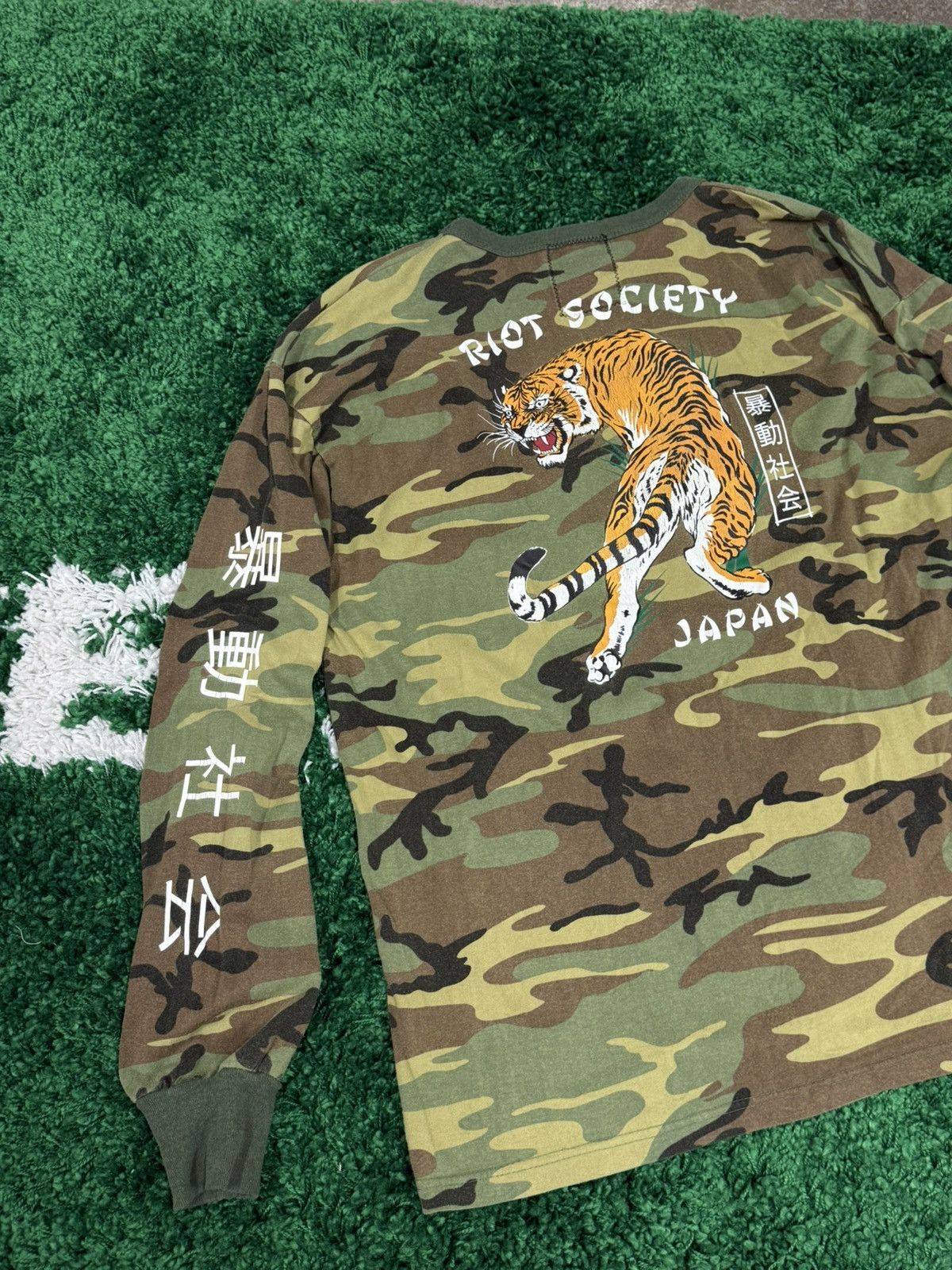 Riot Society Riot Society Camo Tiger Japanese Script Long Sleeve 2XL Size US XXL / EU 58 / 5 - 2 Thumbnail