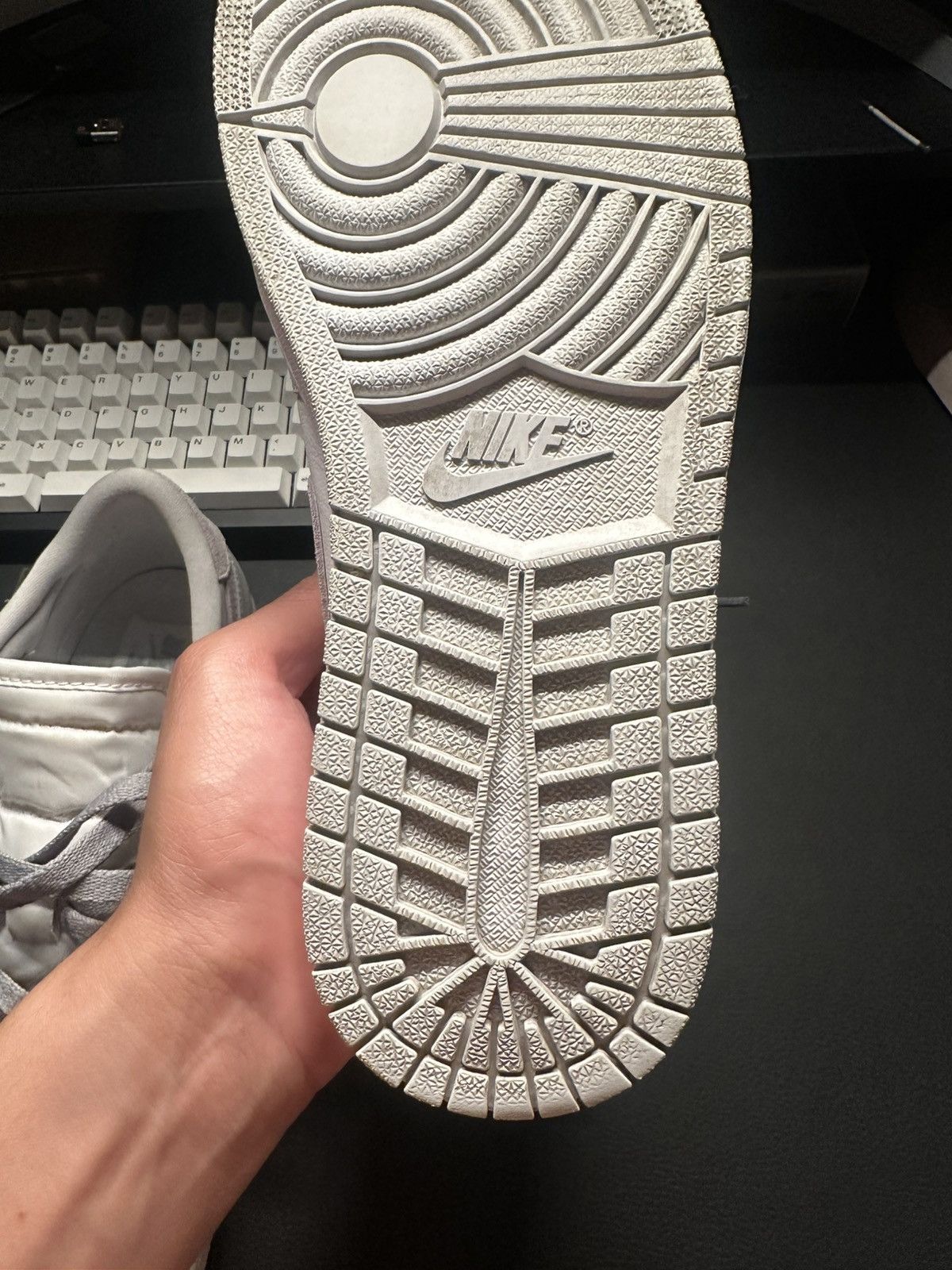 Jordan Brand × Nike Jordan 1 neutral grey 2021 Size US 11.5 / EU 44-45 - 10 Thumbnail