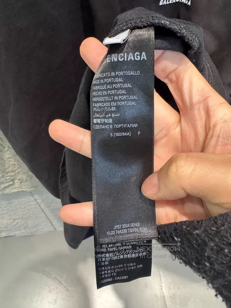 Balenciaga Balenciaga Embroidered Short Sleeve T-Shirt Size US S / EU 44-46 / 1 - 4 Thumbnail
