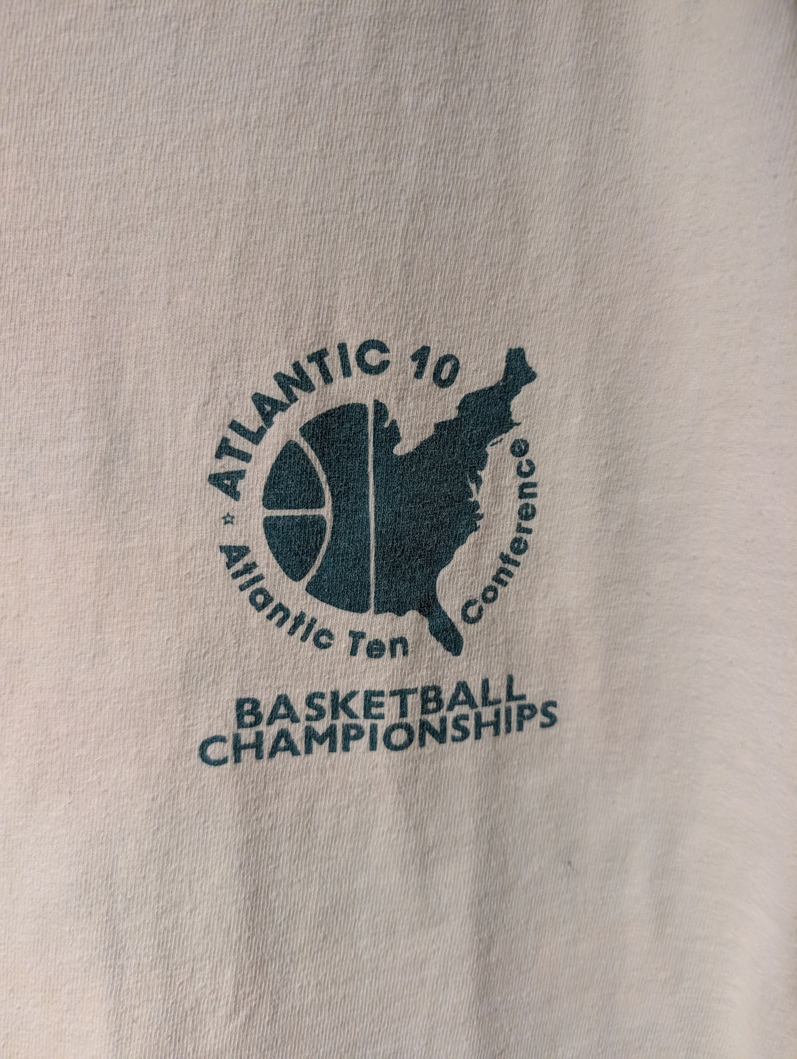 NCAA Vintage 1995 Atlantic 10 Womens Basketball Champion T-Shirt Size US XL / EU 56 / 4 - 5 Thumbnail