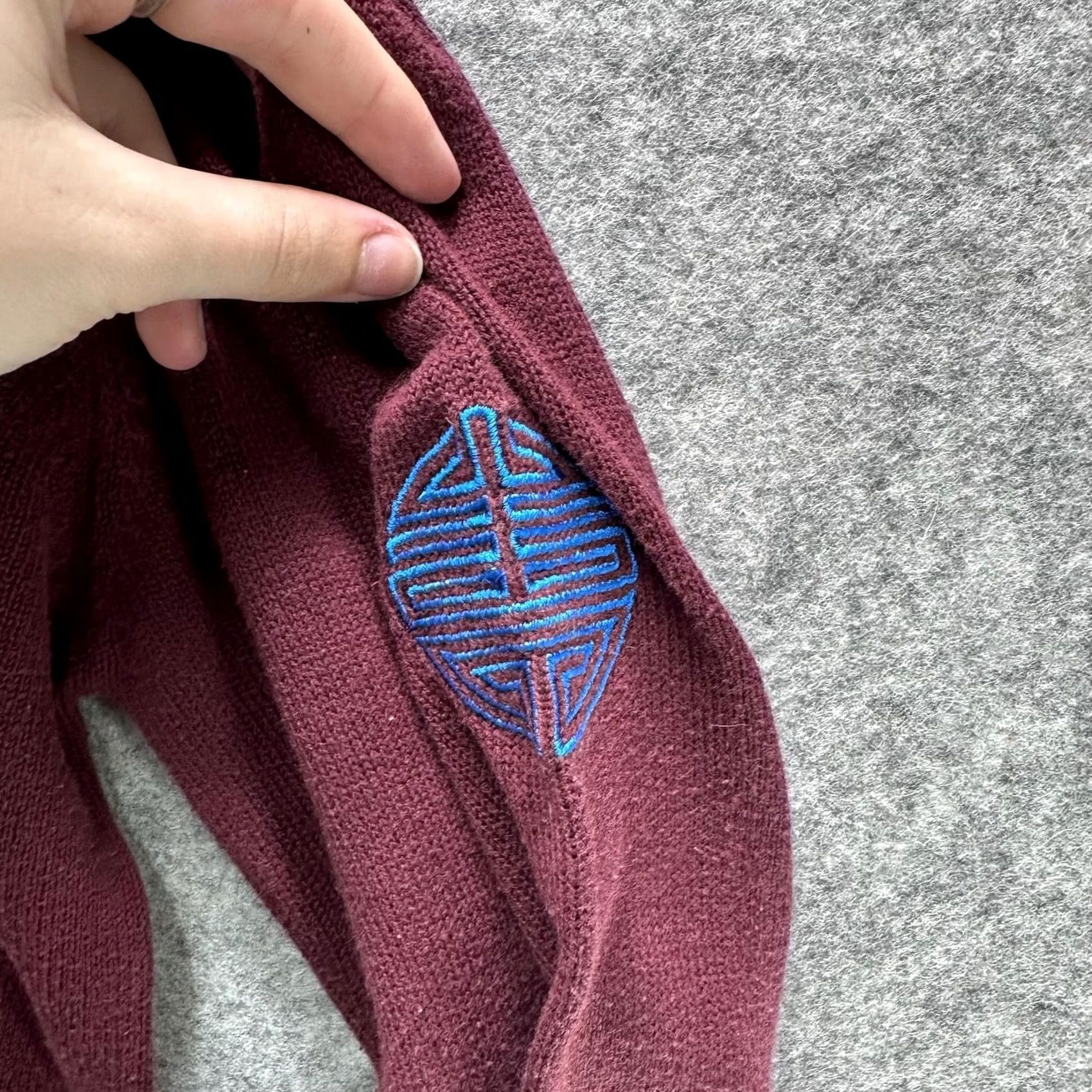 Vintage Blue Tibet Mens L Purple Embroidered Buddha Crewneck Knit Winter Sweater Size US L / EU 52-54 / 3 - 7 Thumbnail