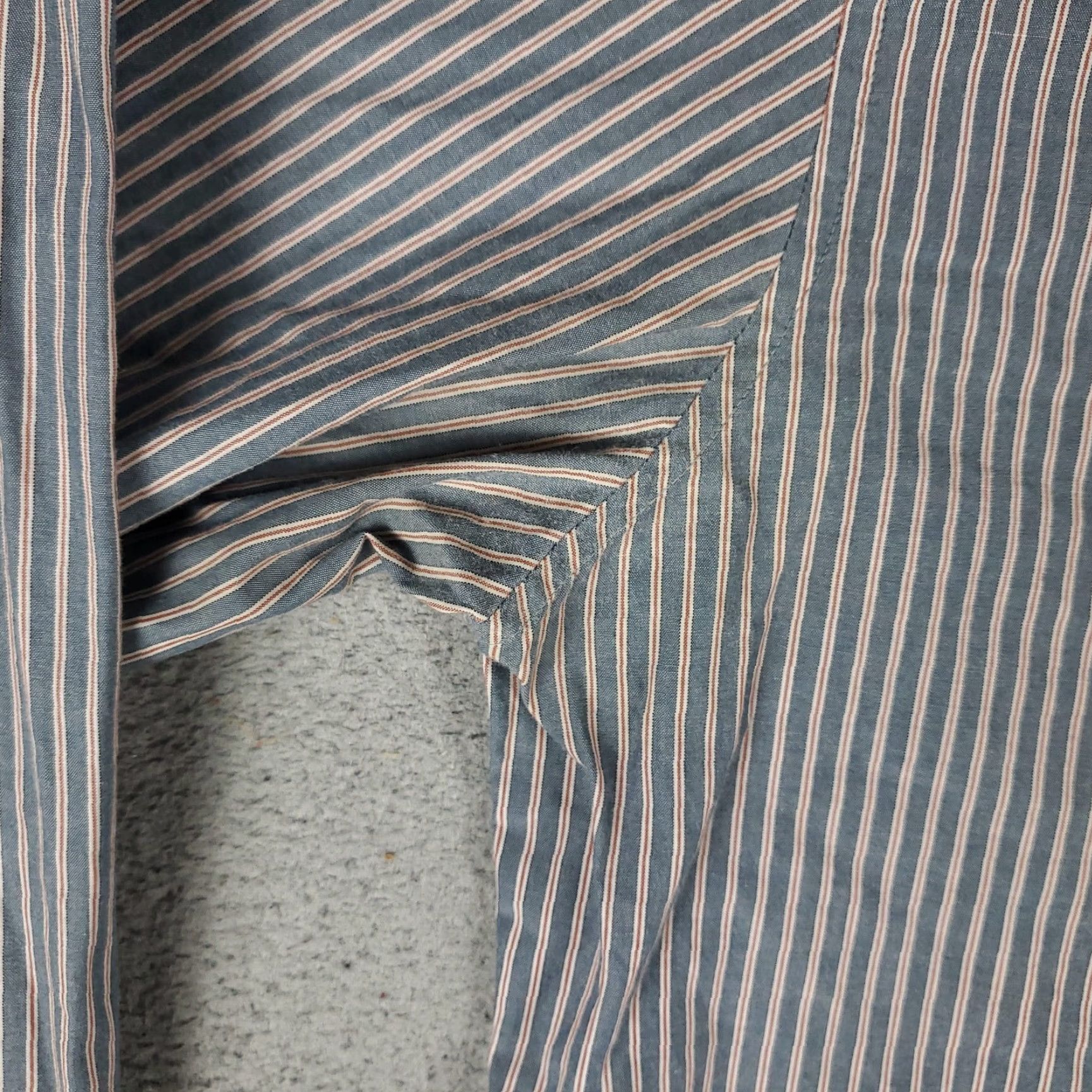 Club Monaco VINTAGE CLUB MONACO Shirt Mens Size Small Blue Striped Button-Up Long Sleeve, Regular Fit, 100% Cotton, Men’s Classic Casual Subtle Pockets Size US S / EU 44-46 / 1 - 3 Thumbnail