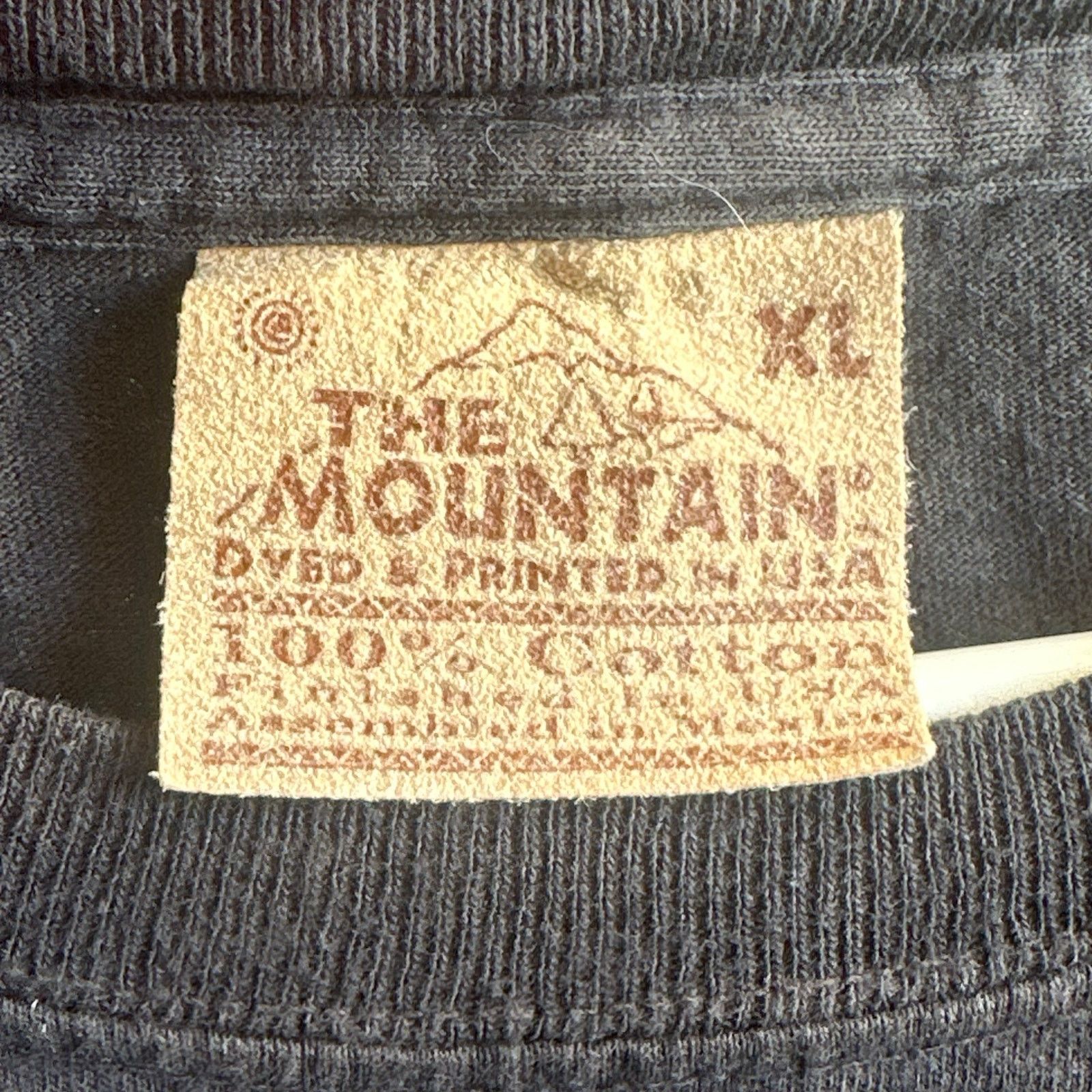 Other Three wolves howling at the moon XL the mountain Size US XL / EU 56 / 4 - 2 Thumbnail