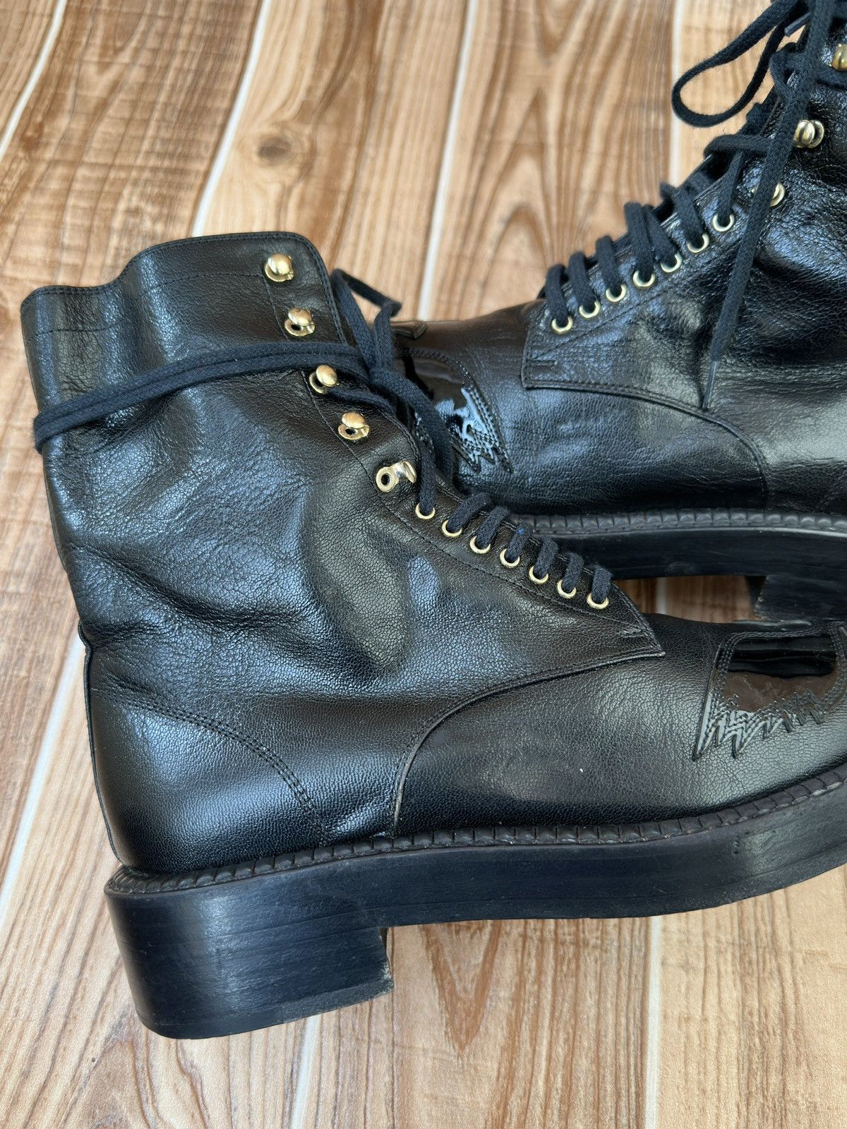 Chanel Chanel interlocking CC Logo Utah Eagle Black Biker Boots Size US 7 / IT 37 - 15 Thumbnail