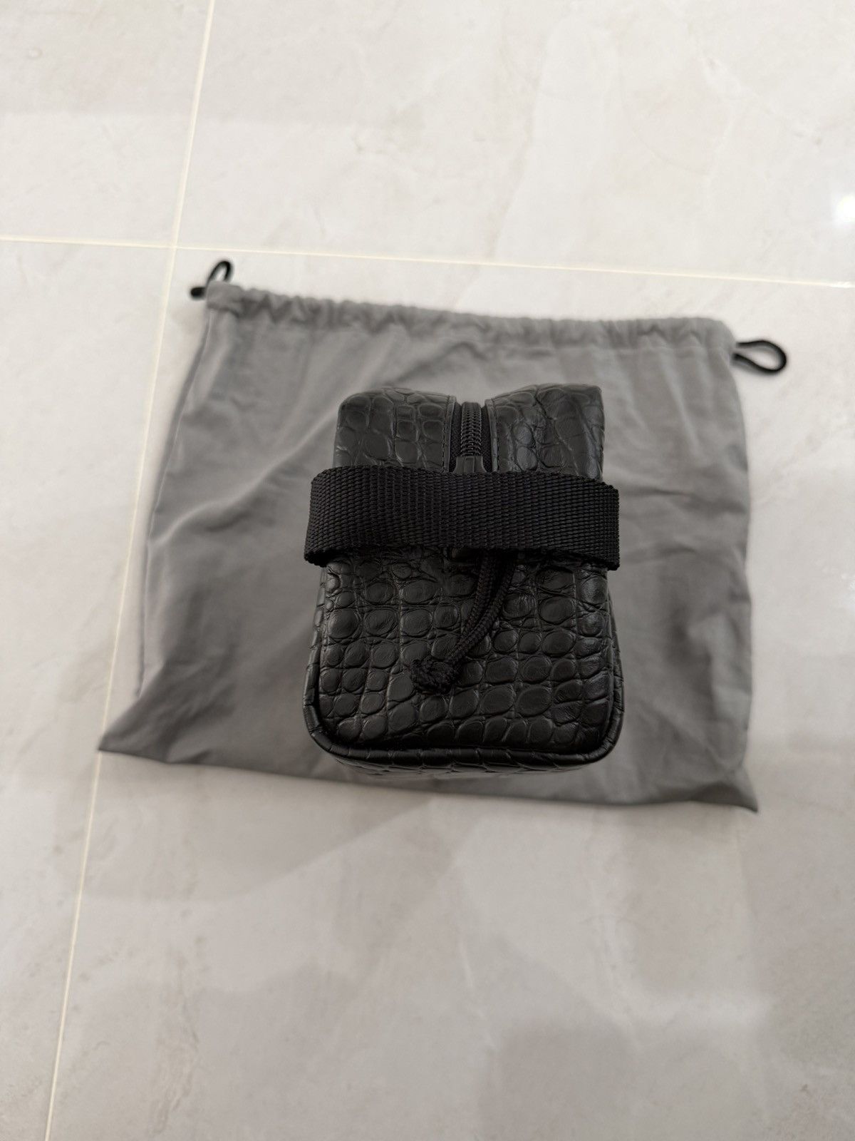 Balenciaga Balenciaga Leather Logo Croc Wash / Toilet Bag Size ONE SIZE - 5 Thumbnail