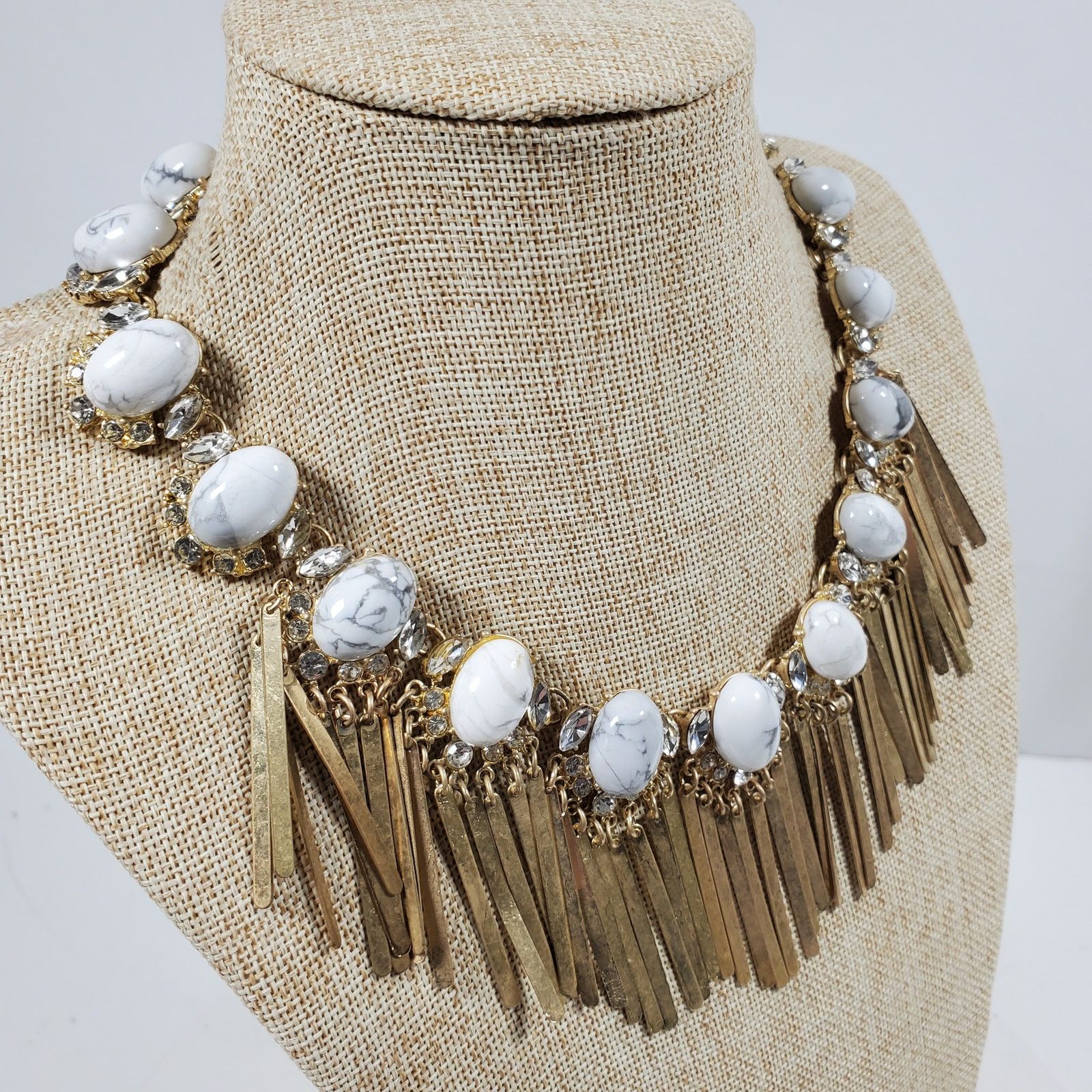 The Unbranded Brand Statement Necklace Marbled Beads Gold Tone Fringe 17 Inch Size ONE SIZE - 2 Thumbnail