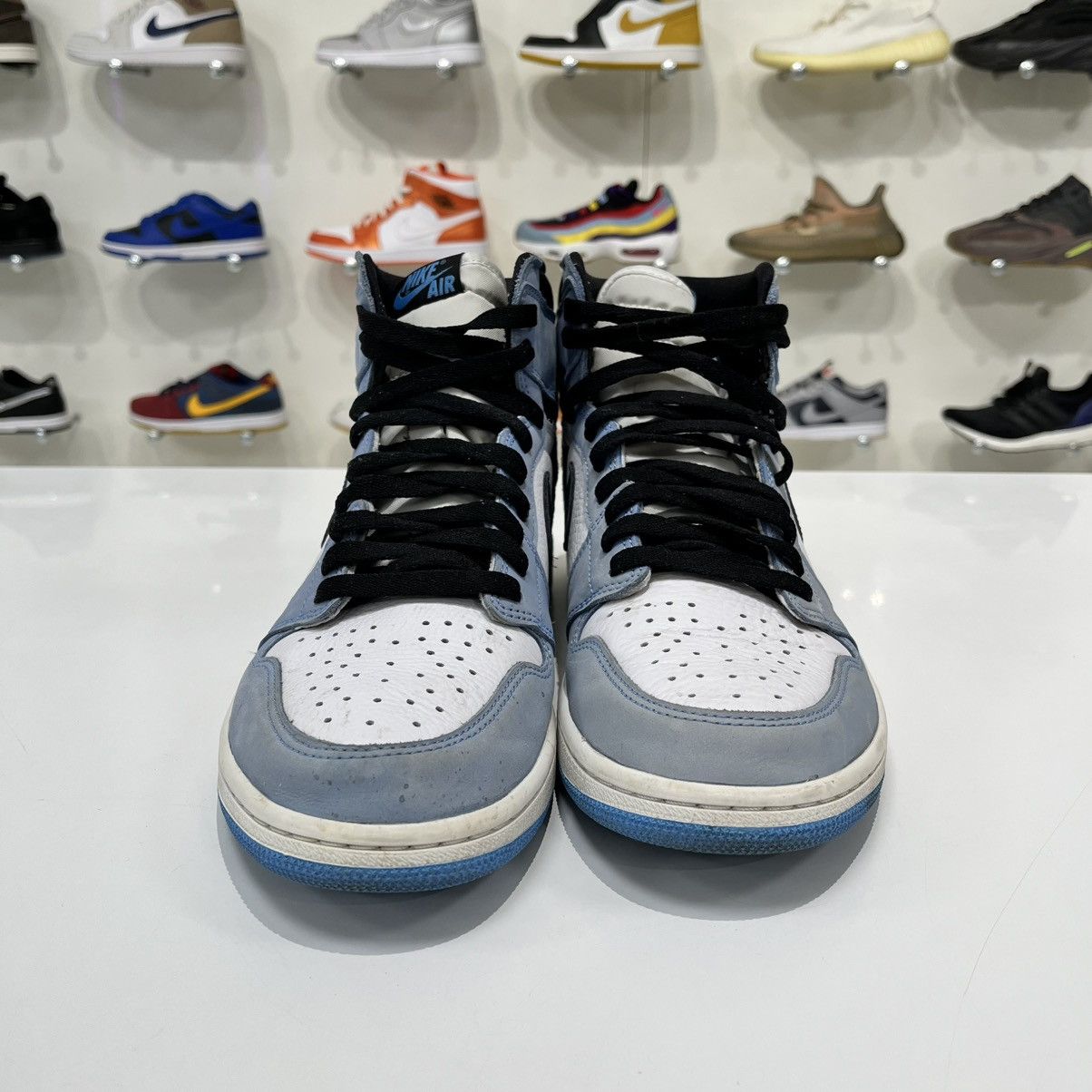 Nike Air Jordan 1 Retro High OG University Blue Size US 11 / EU 44 - 9 Thumbnail