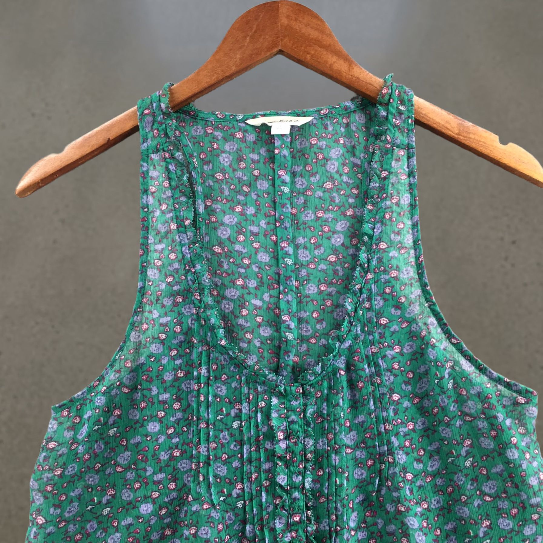 American Eagle Outfitters American Eagle Outfitters Tank Womens 2 Green Floral Racerback Pleated Scoop Neck Sleeveless Casual Light Breathable Sheer Size XS / US 0-2 / IT 36-38 - 1 Thumbnail