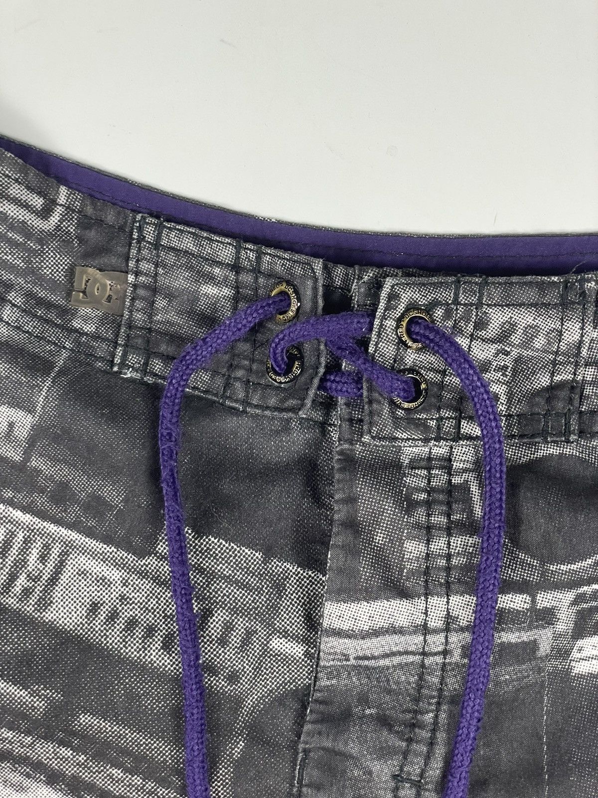 DC DC Shoes swim shorts pants surf skate rare boombox rap Size US 32 / EU 48 - 2 Thumbnail