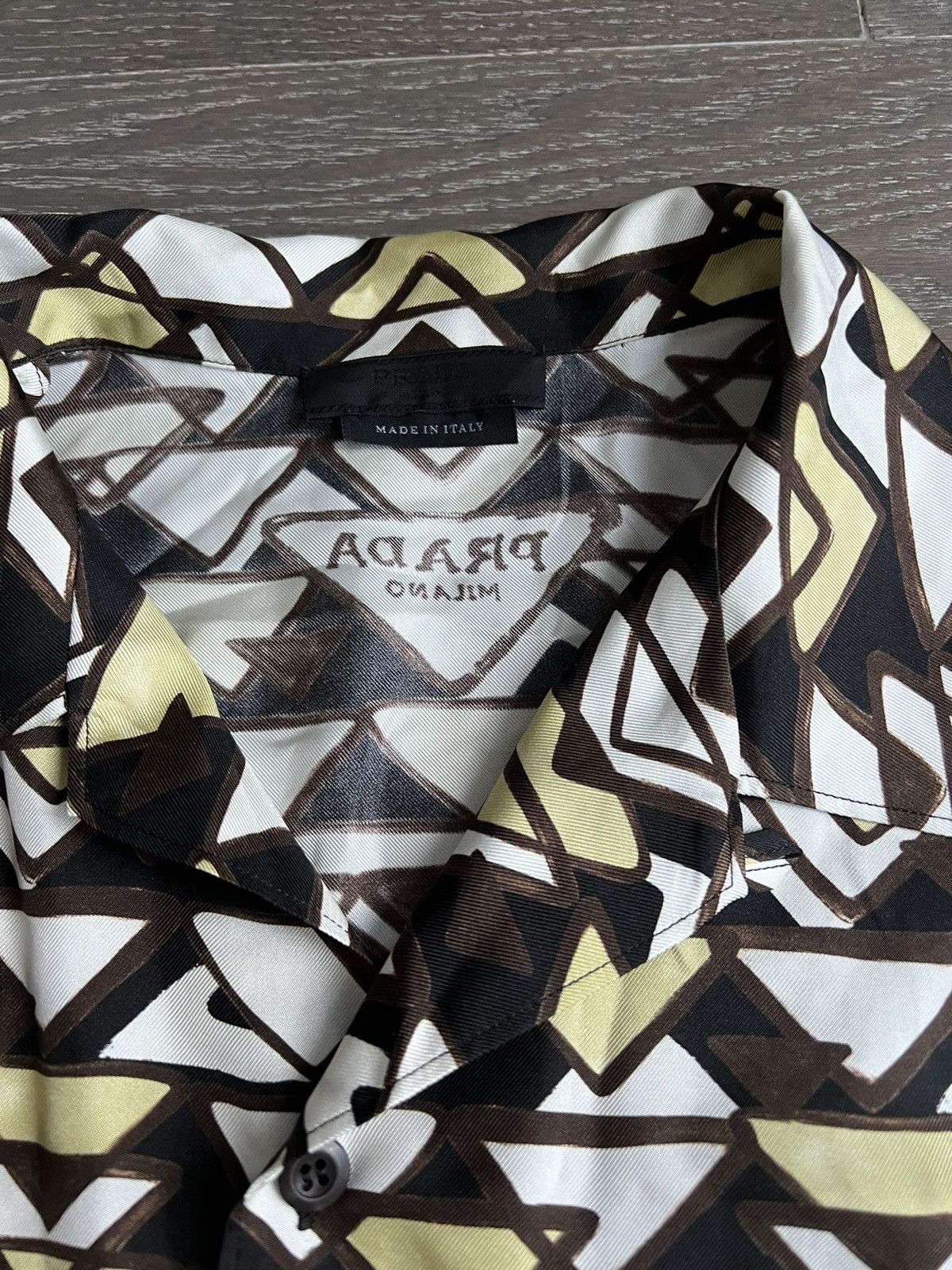 Prada Geo-Print Triangle Silk Button Up (Prada M) Size US XL / EU 56 / 4 - 2 Thumbnail