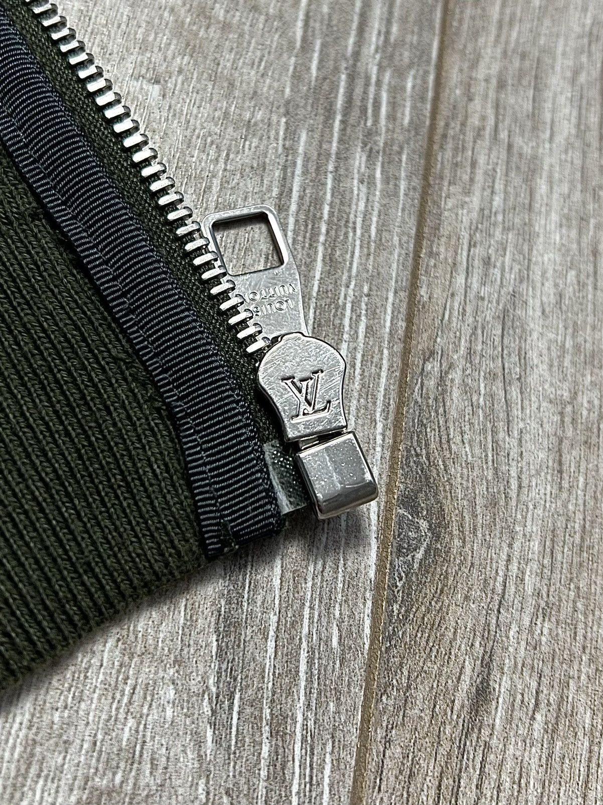 Louis Vuitton LOUIS VUITTON Sweatsuit LV Logo Cotton Zip Hoodie/Pants Set Size US M / EU 48-50 / 2 - 16 Thumbnail