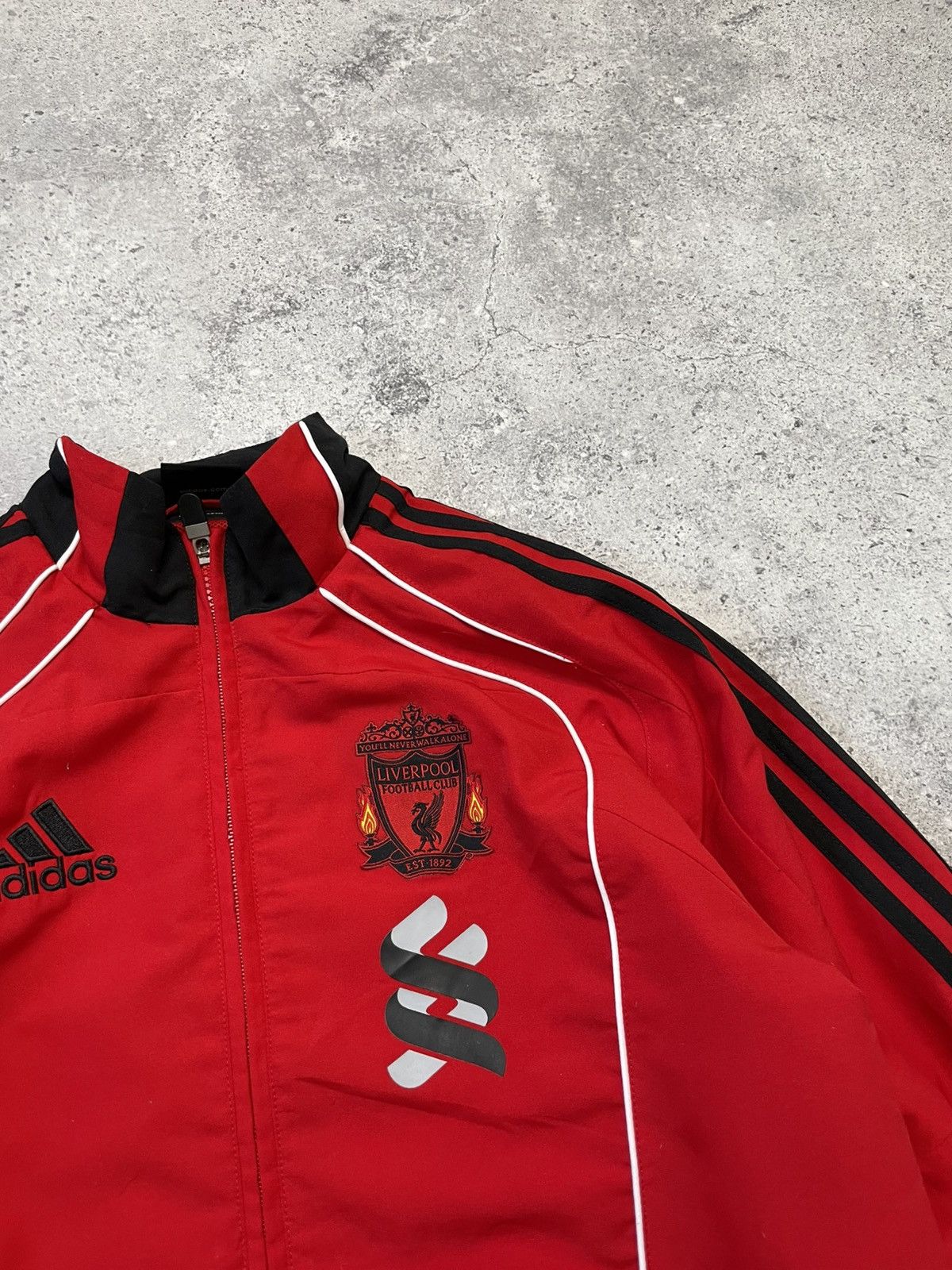 Vintage Vintage Adidas Liverpool 2010 Nylon Football Track Jacket Size US S / EU 44-46 / 1 - 4 Thumbnail
