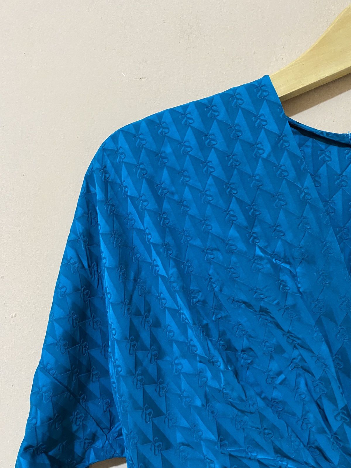 Sandro Sandro Paris Monogram Silk Blouse Size XS / US 0-2 / IT 36-38 - 5 Thumbnail