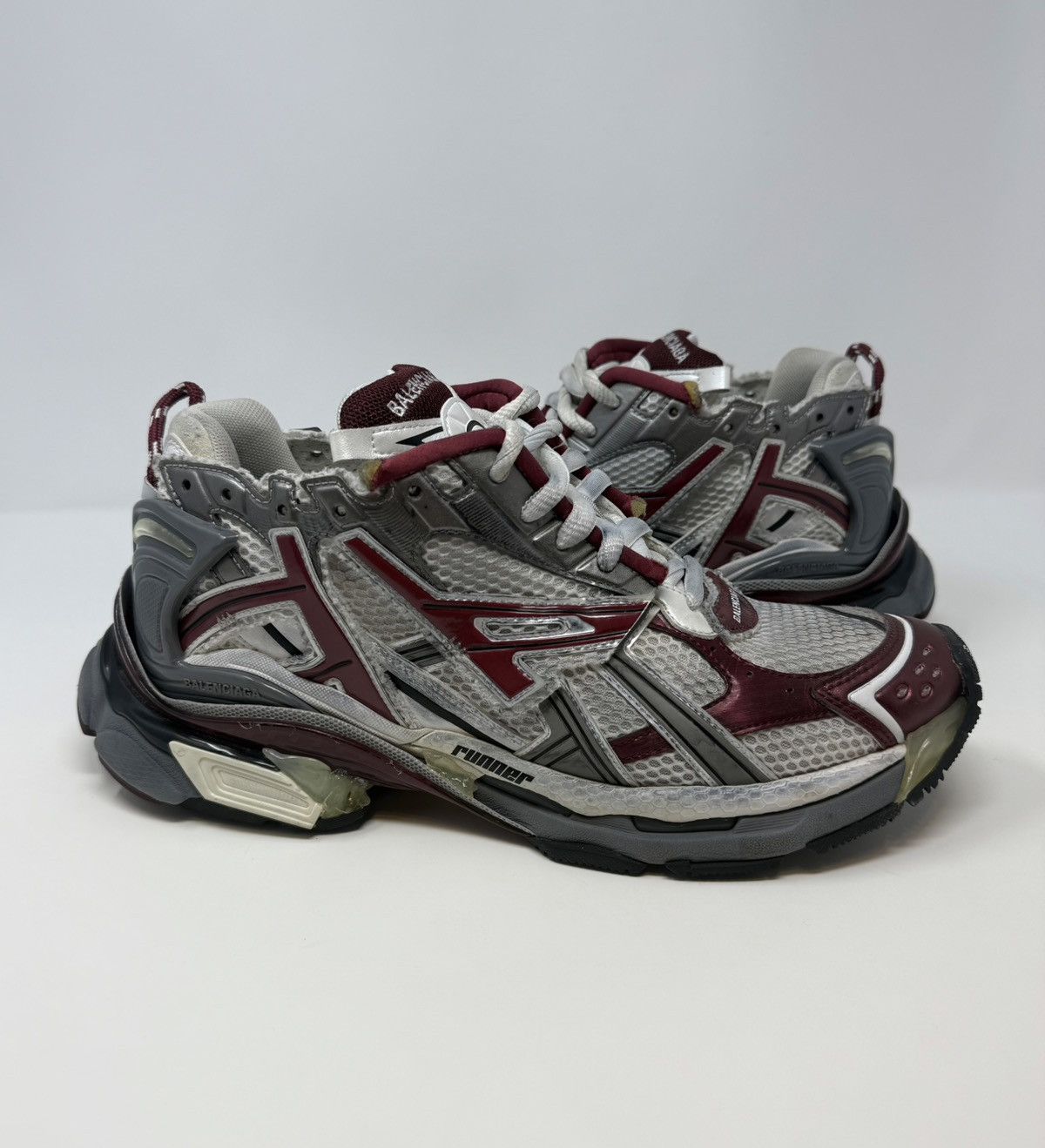 Balenciaga Balenciaga Runner Sneaker Burgandy Size US 10 / EU 43 - 1 Thumbnail