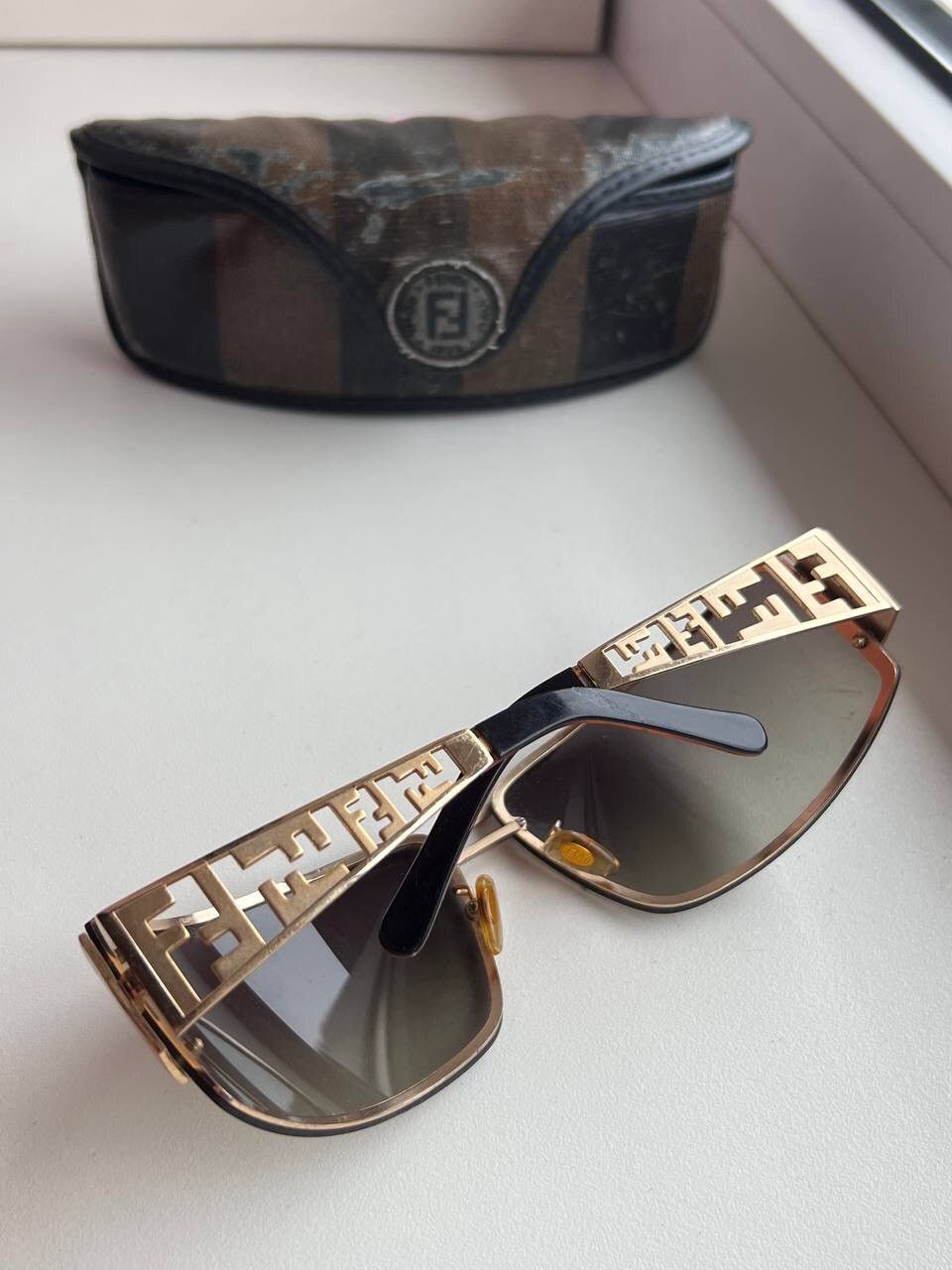 image of Fendi Vintage Sunglasses 90's Vintage Frame in Gold, Women's