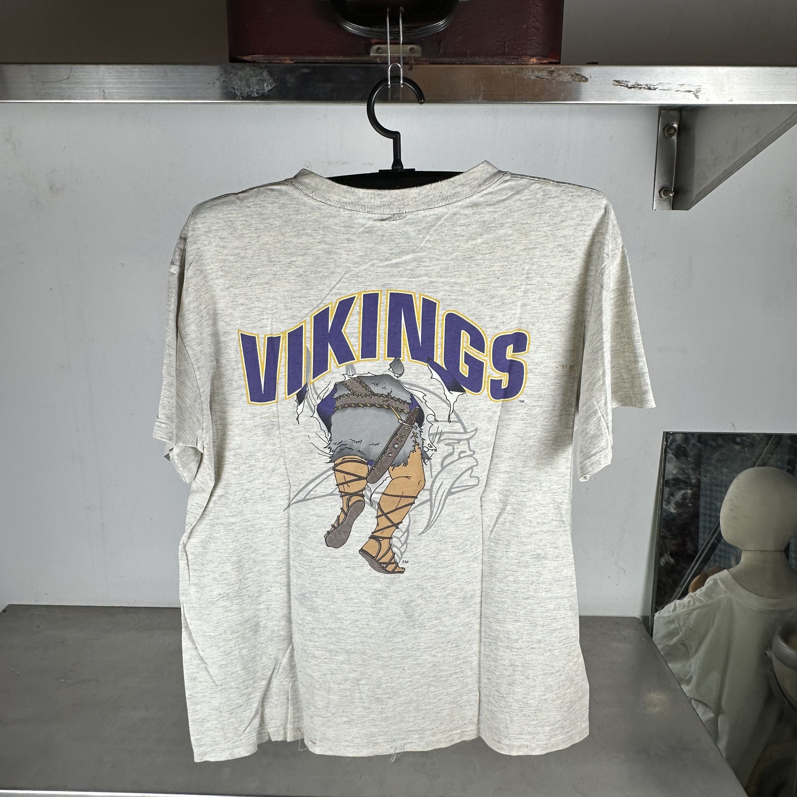 Vintage 90s Minnesota Vikings Breakthrough Nutmeg Large T-Shirt Size US L / EU 52-54 / 3 - 3 Thumbnail